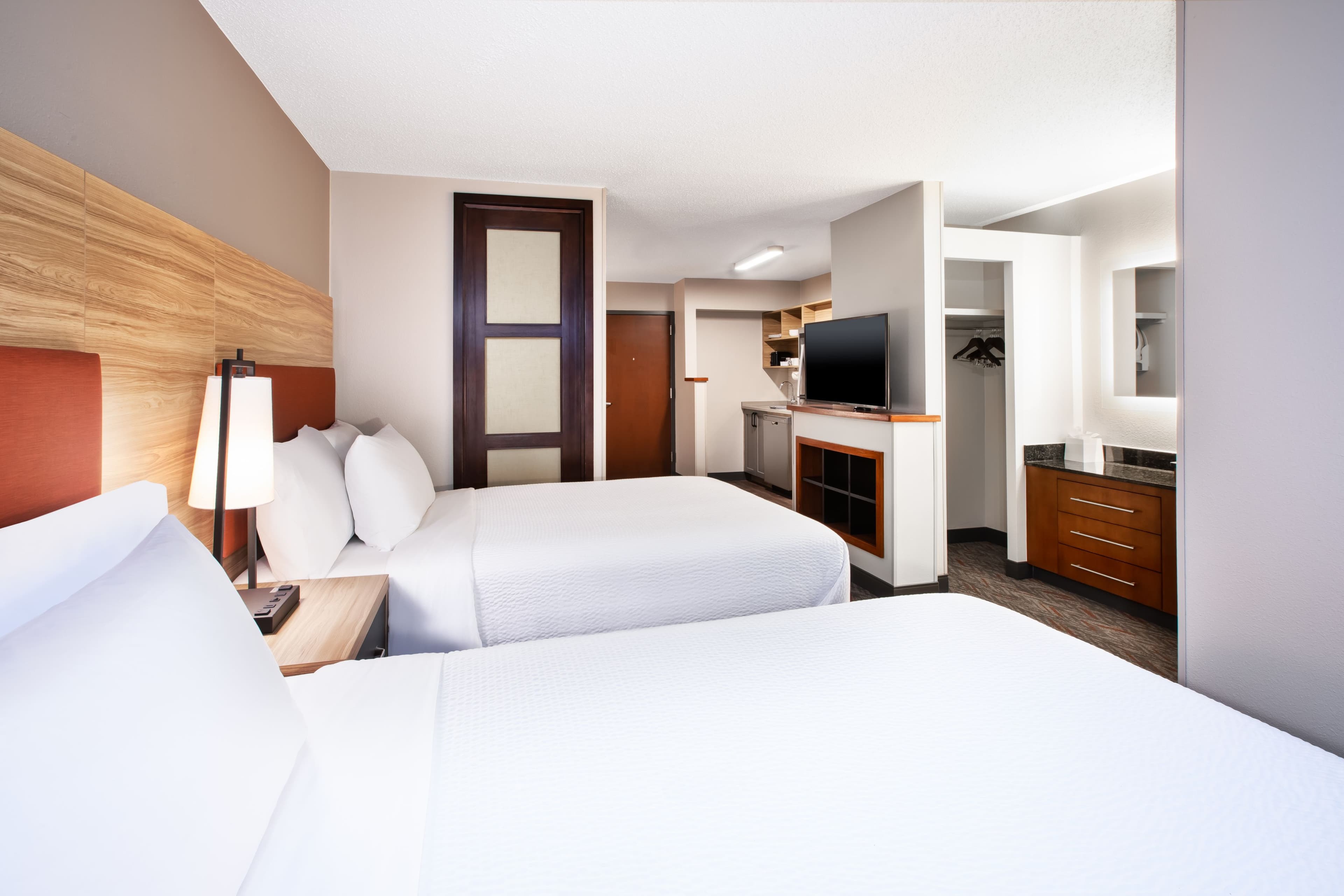 Candlewood Suites Cincinnati Northeast - Mason - Image 3