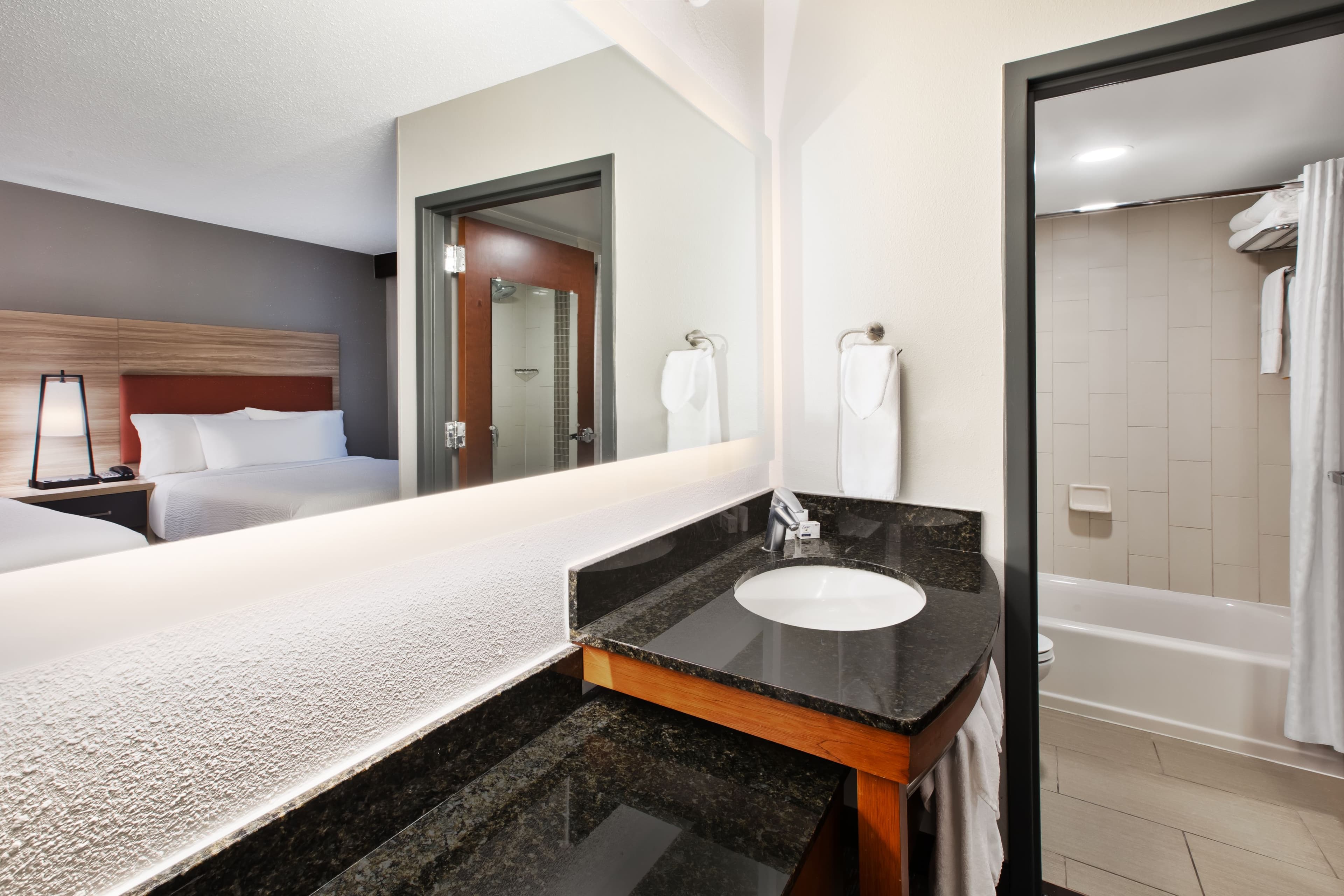 Candlewood Suites Cincinnati Northeast - Mason - Image 2
