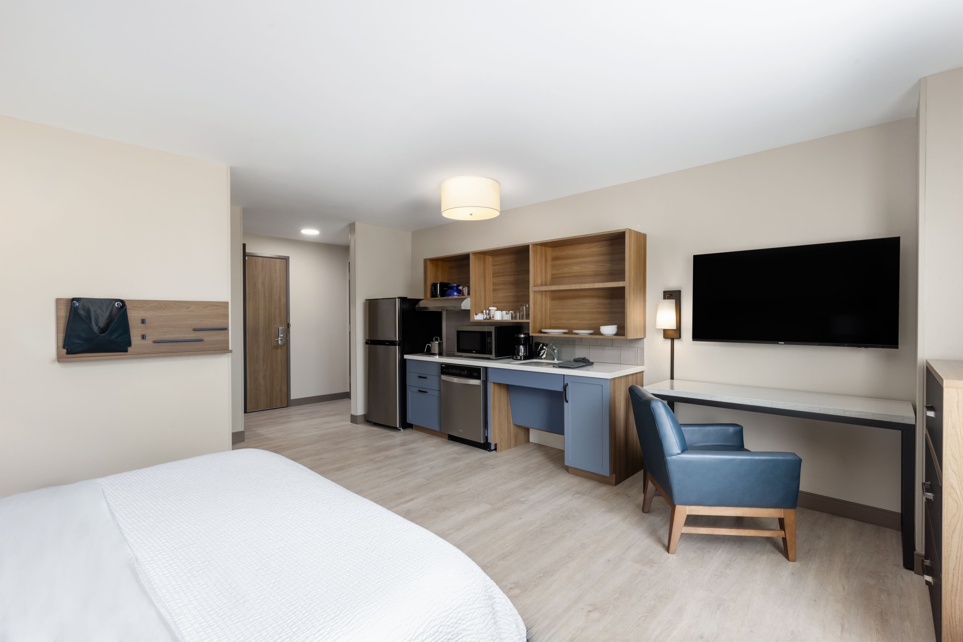 Candlewood Suites McPherson — 14