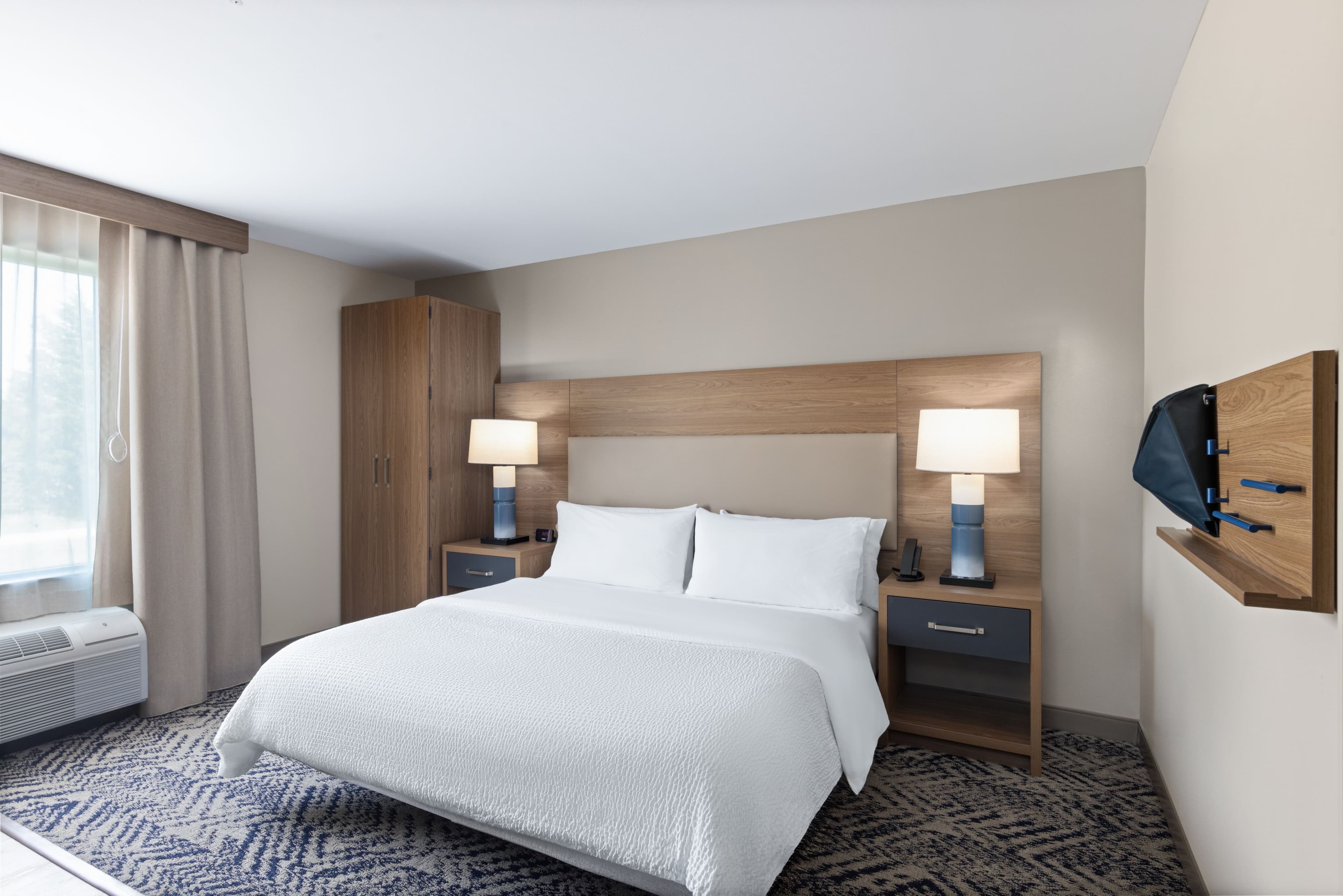 Candlewood Suites McPherson - Image 2
