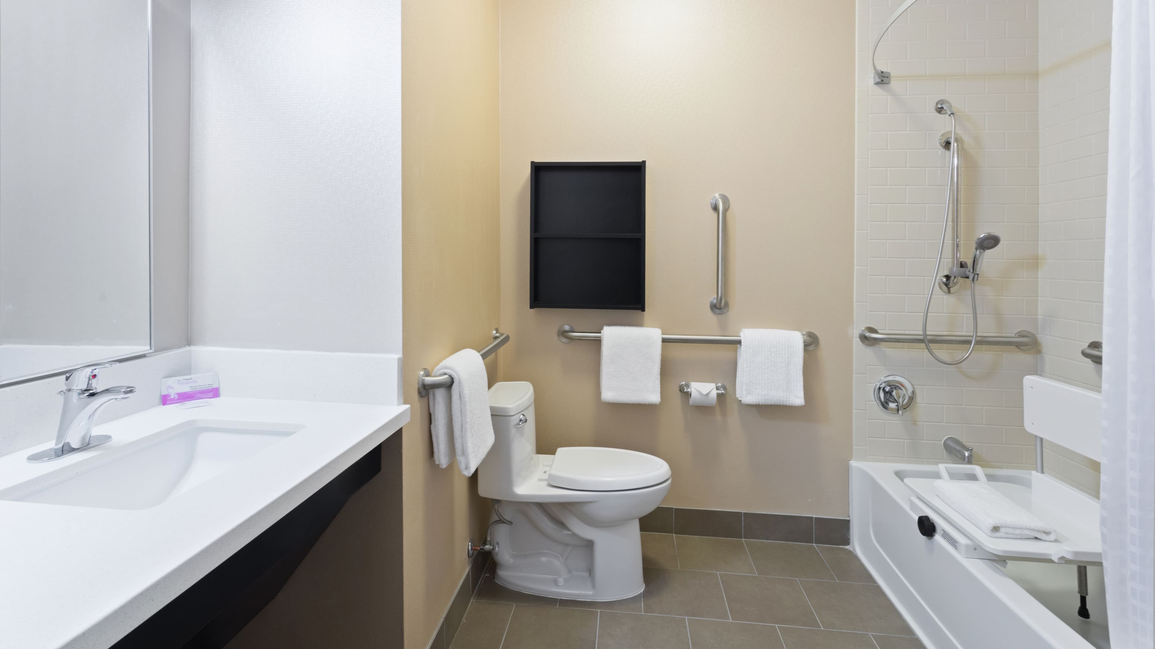 Candlewood Suites Grove City - Outlet Center — 8