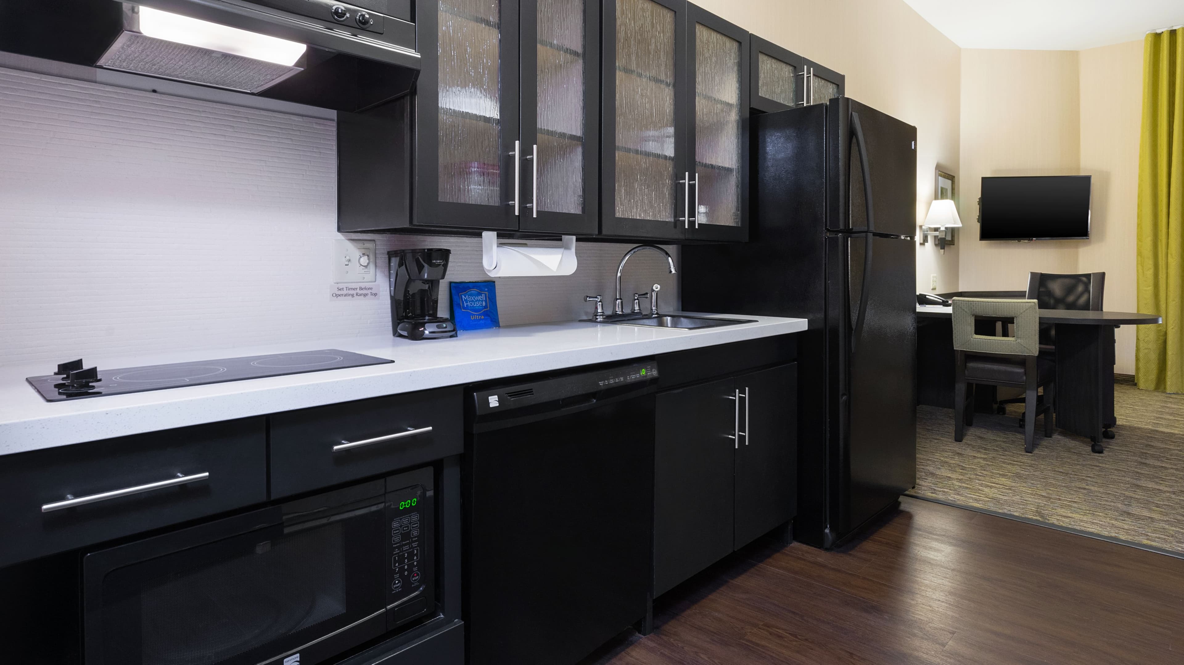 Candlewood Suites Grove City - Outlet Center — 7