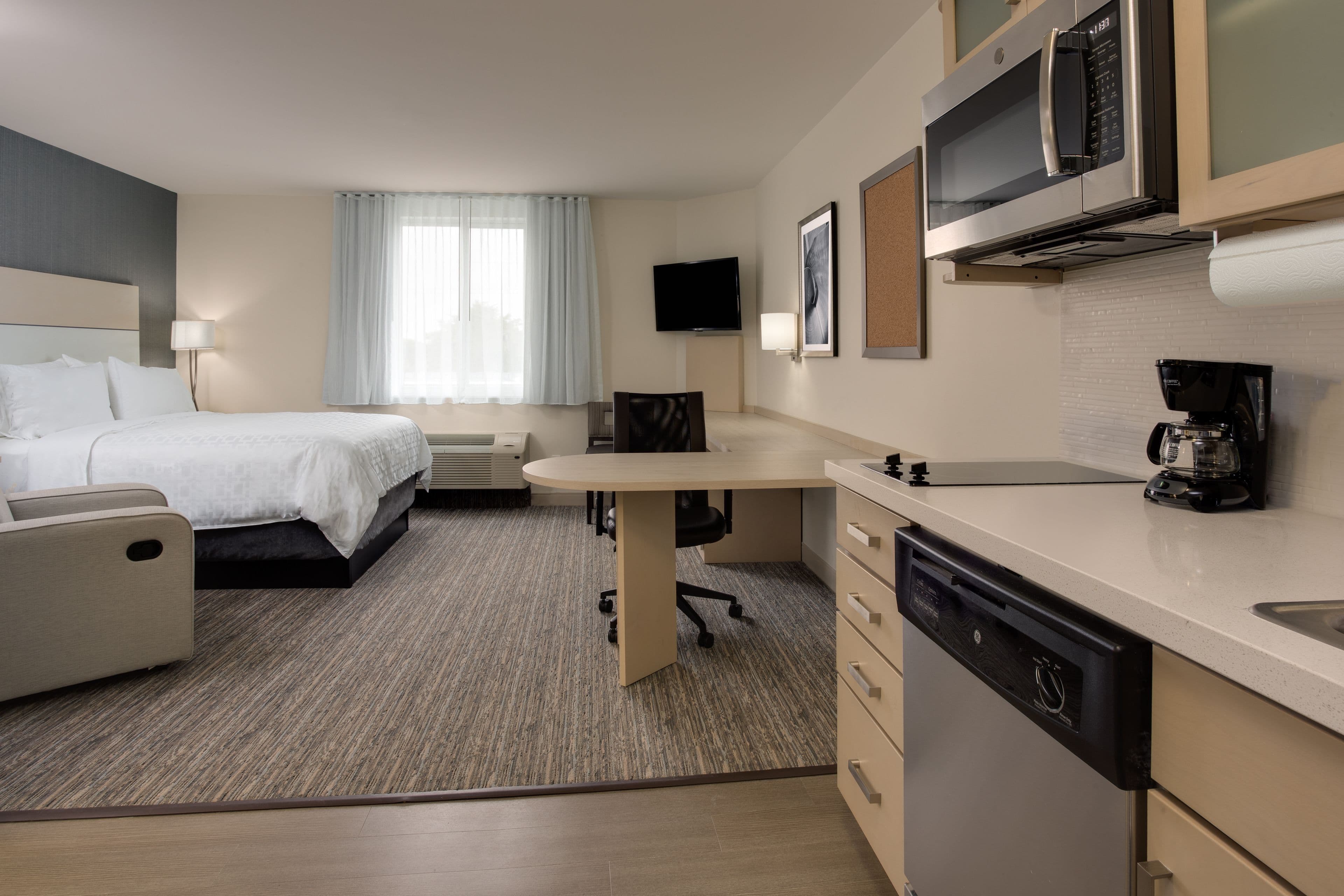 Candlewood Suites Miami Intl Airport - 36th St - Image 2