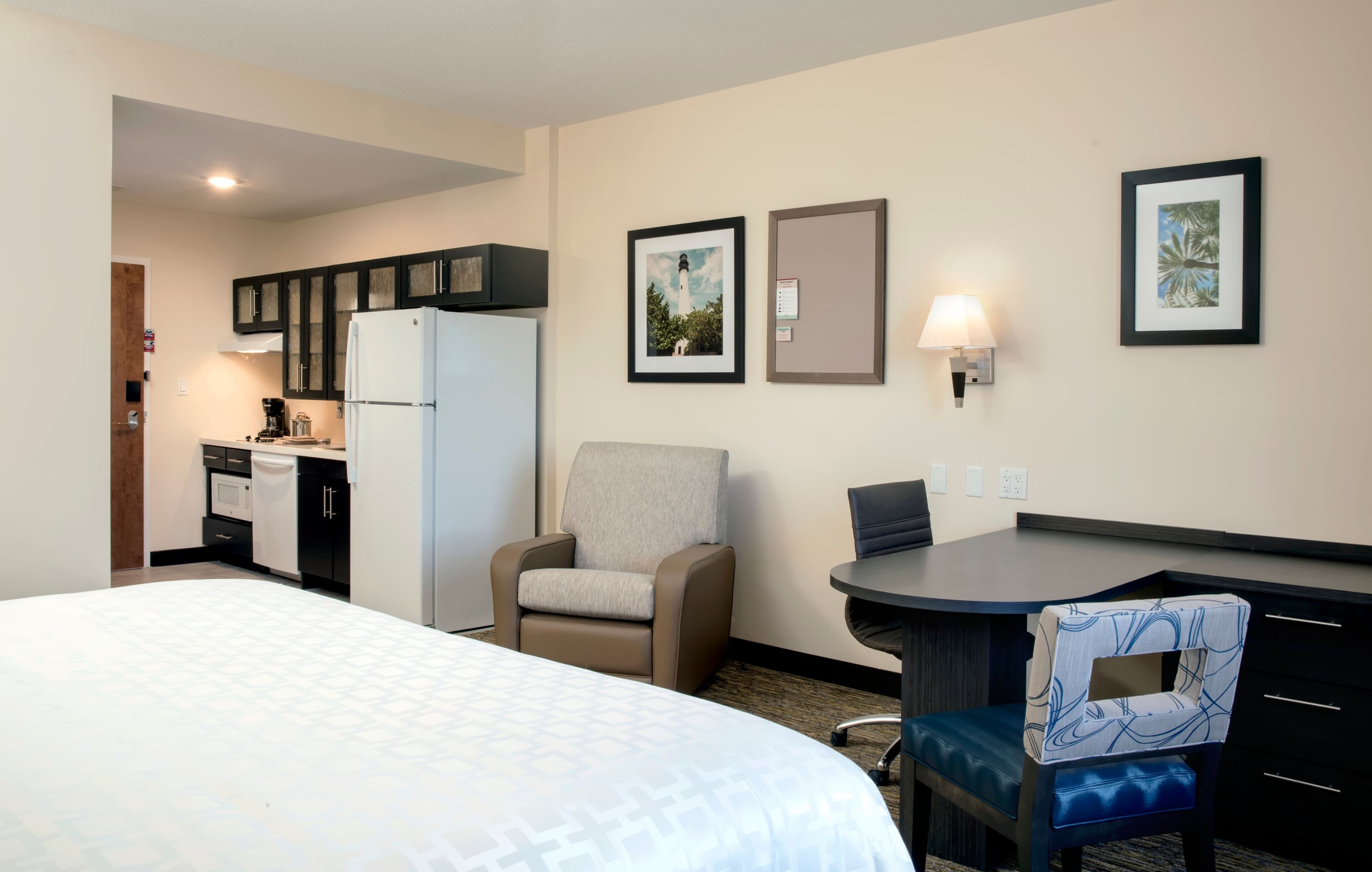 STANDARD SUITE - Image 6