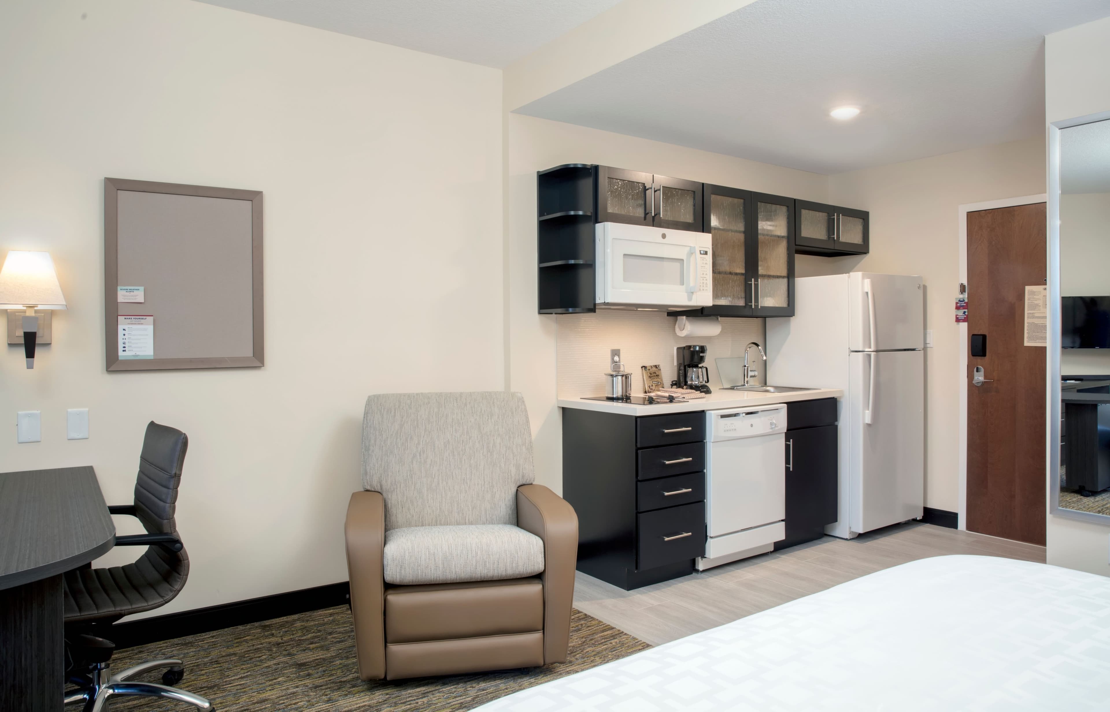 Candlewood Suites Miami Exec Airport - Kendall - Image 2
