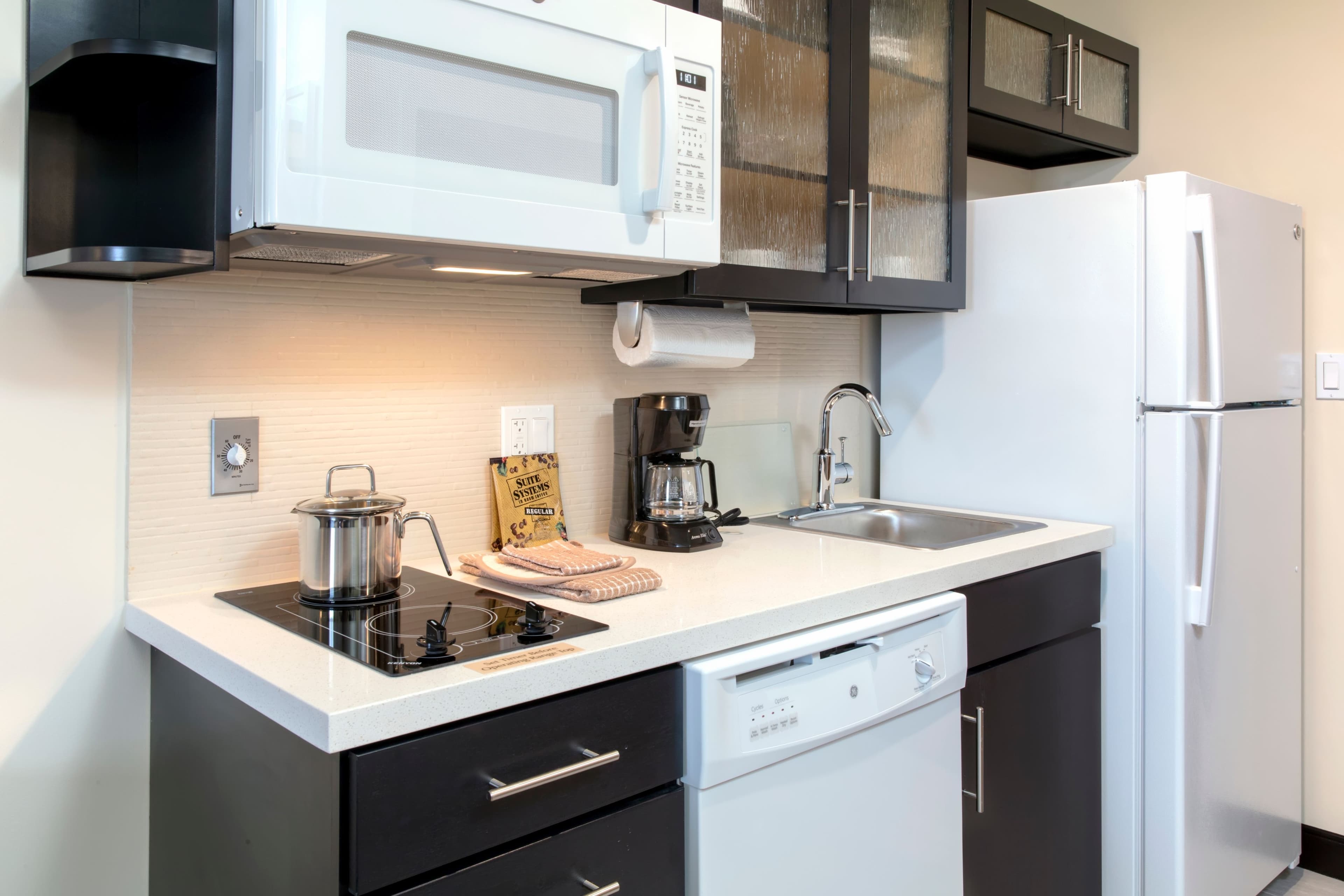 Candlewood Suites Miami Exec Airport - Kendall - Image 5