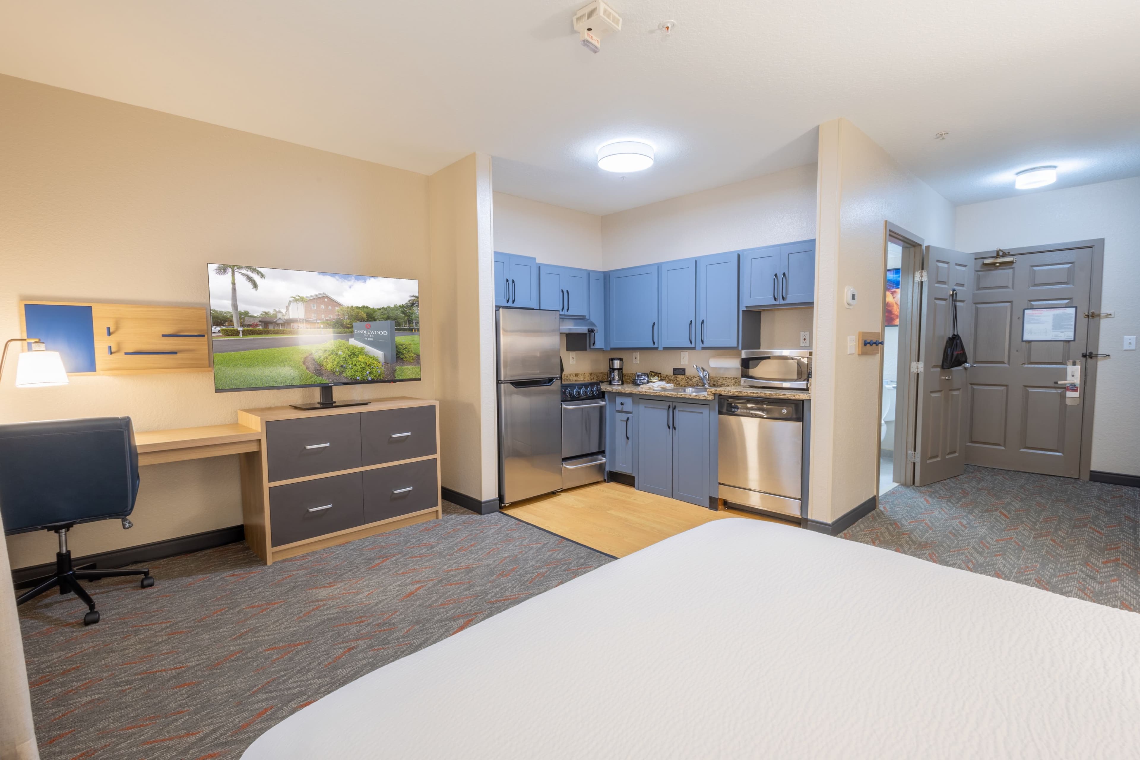 Candlewood Suites Miami Lakes — 20