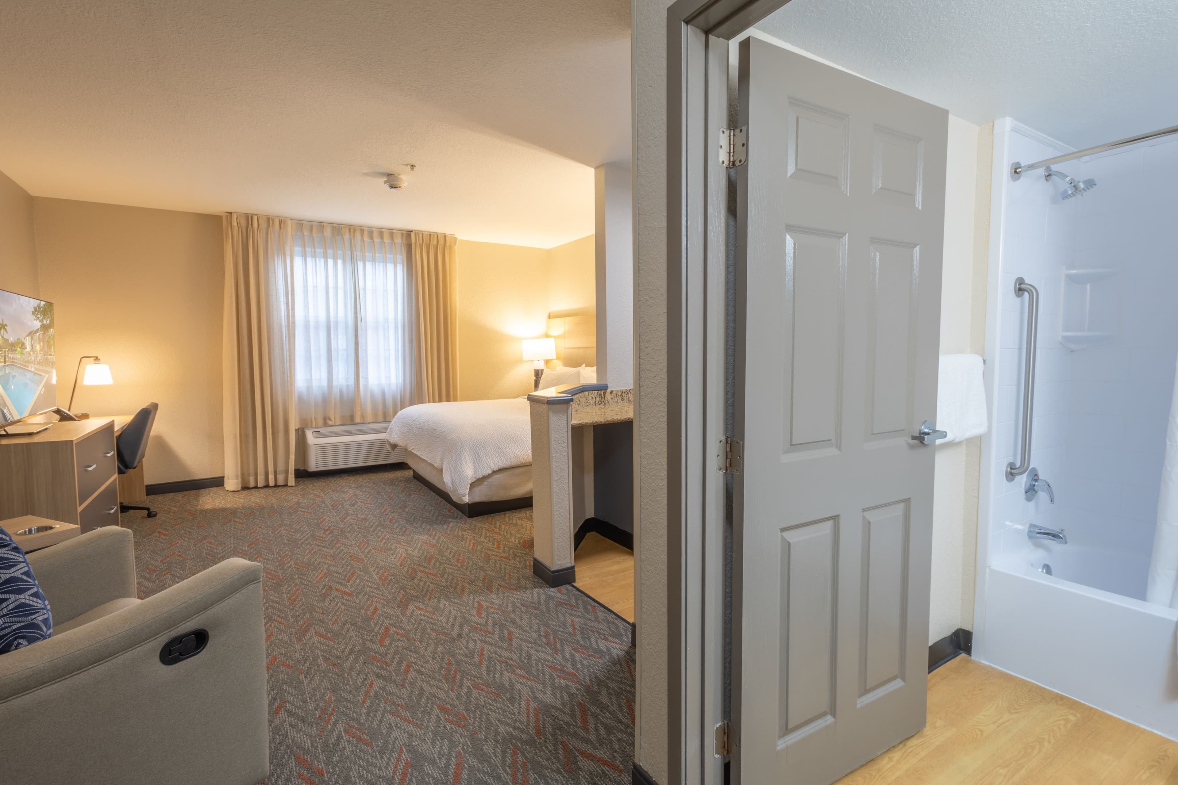 Studio Suite - Image 8