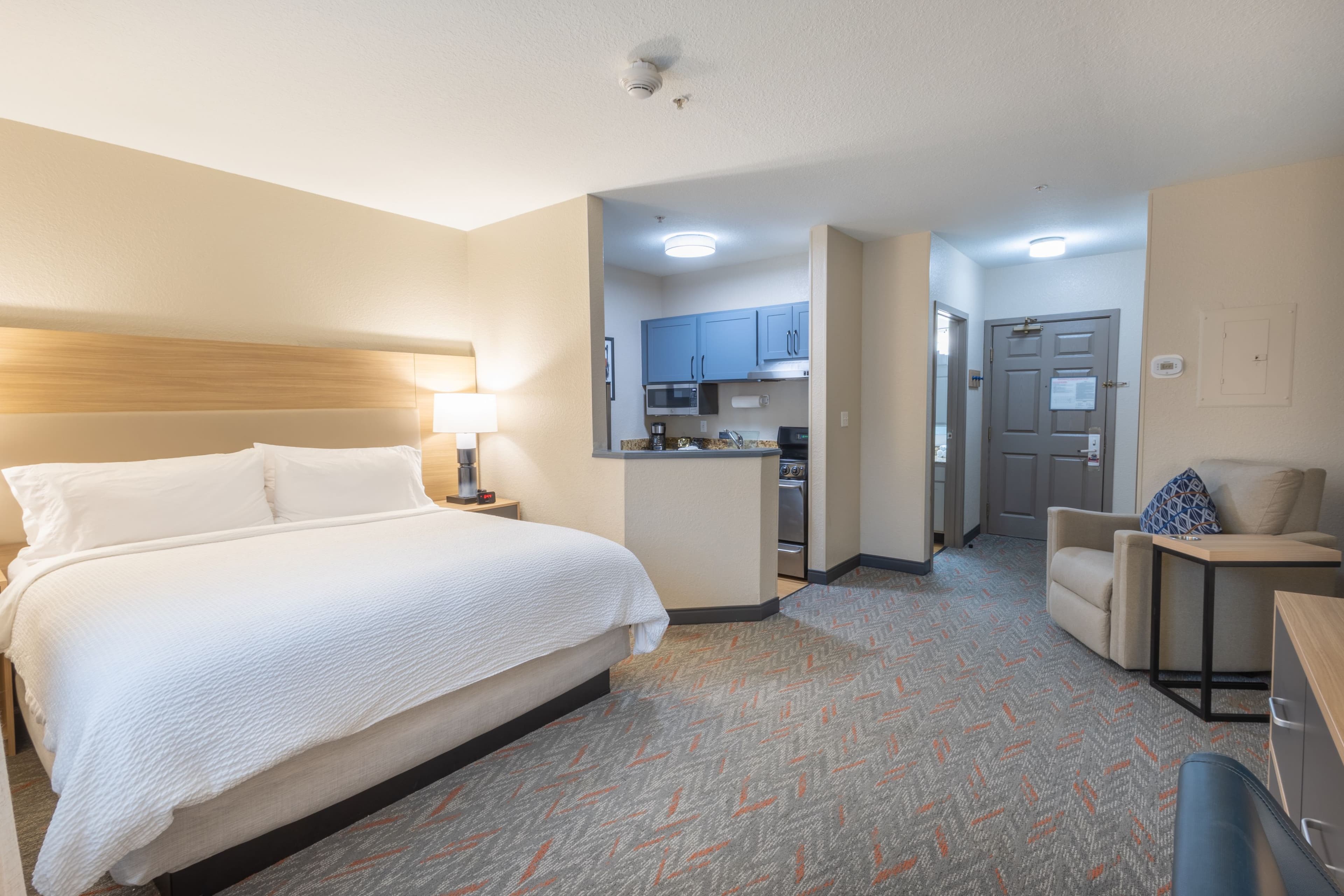 Candlewood Suites Miami Lakes - Image 4