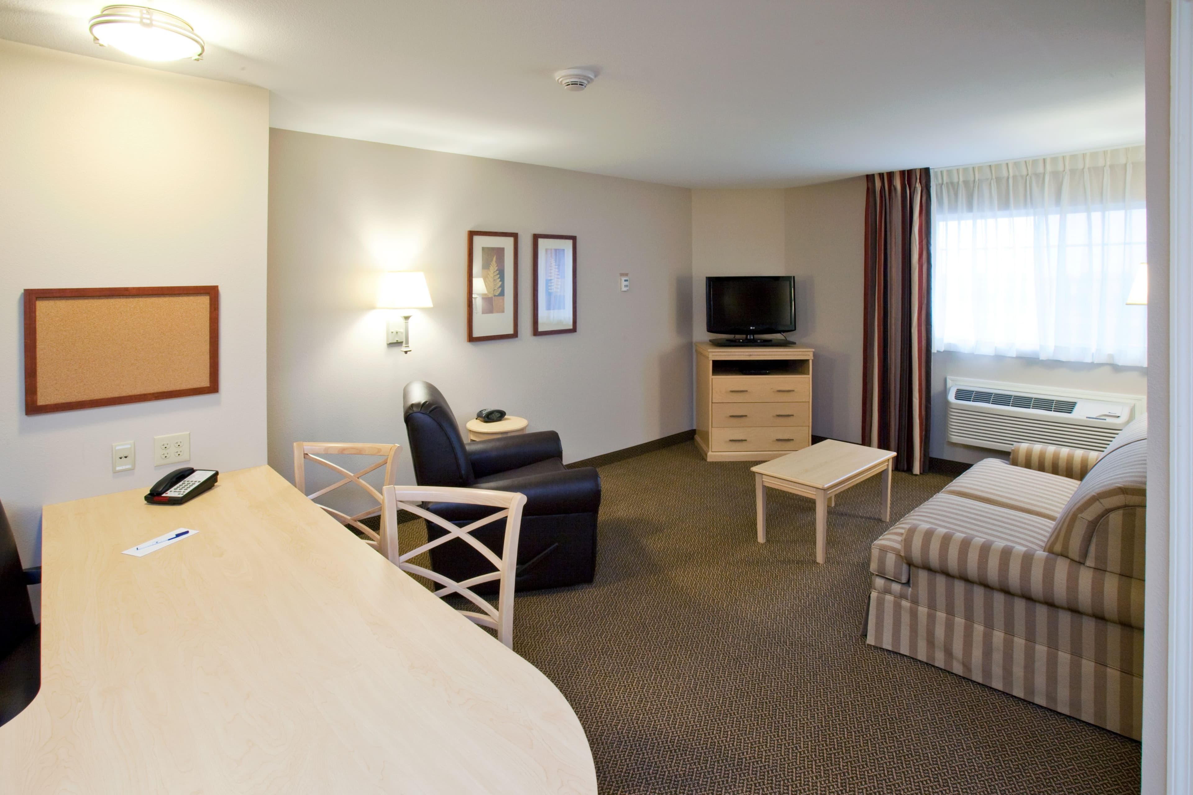 Candlewood Suites Minot — 41
