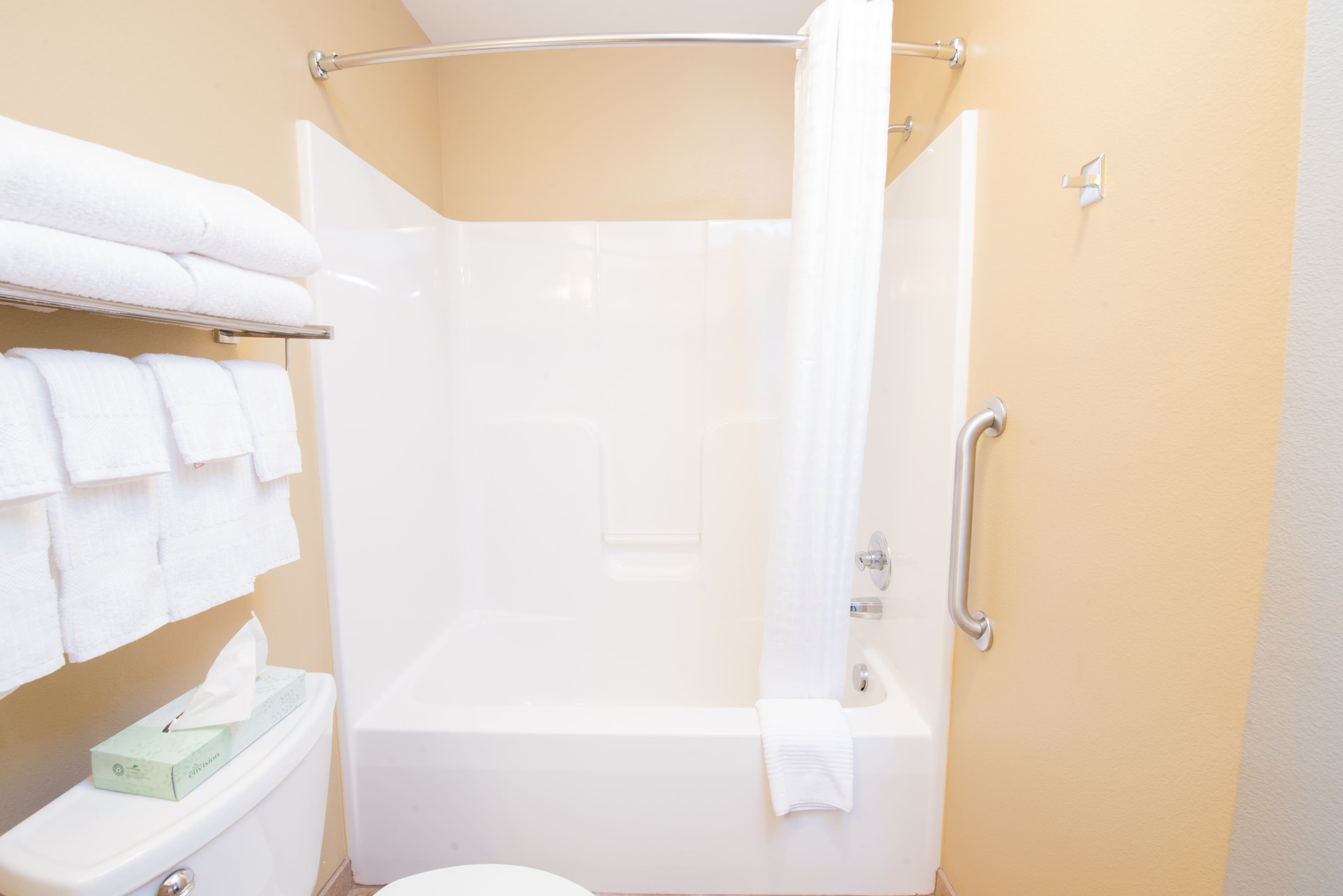 Candlewood Suites Minot — 15