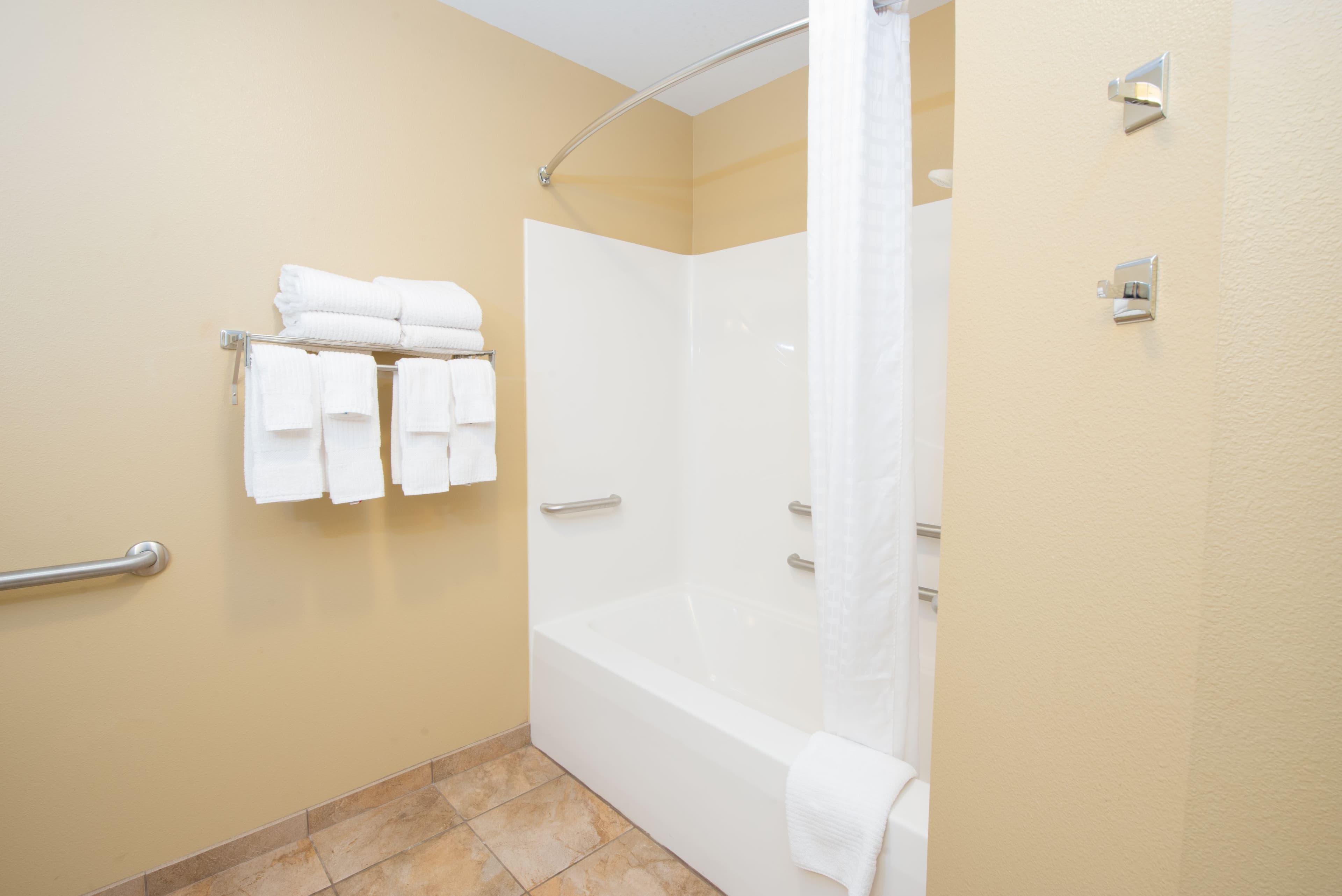 Candlewood Suites Minot — 10