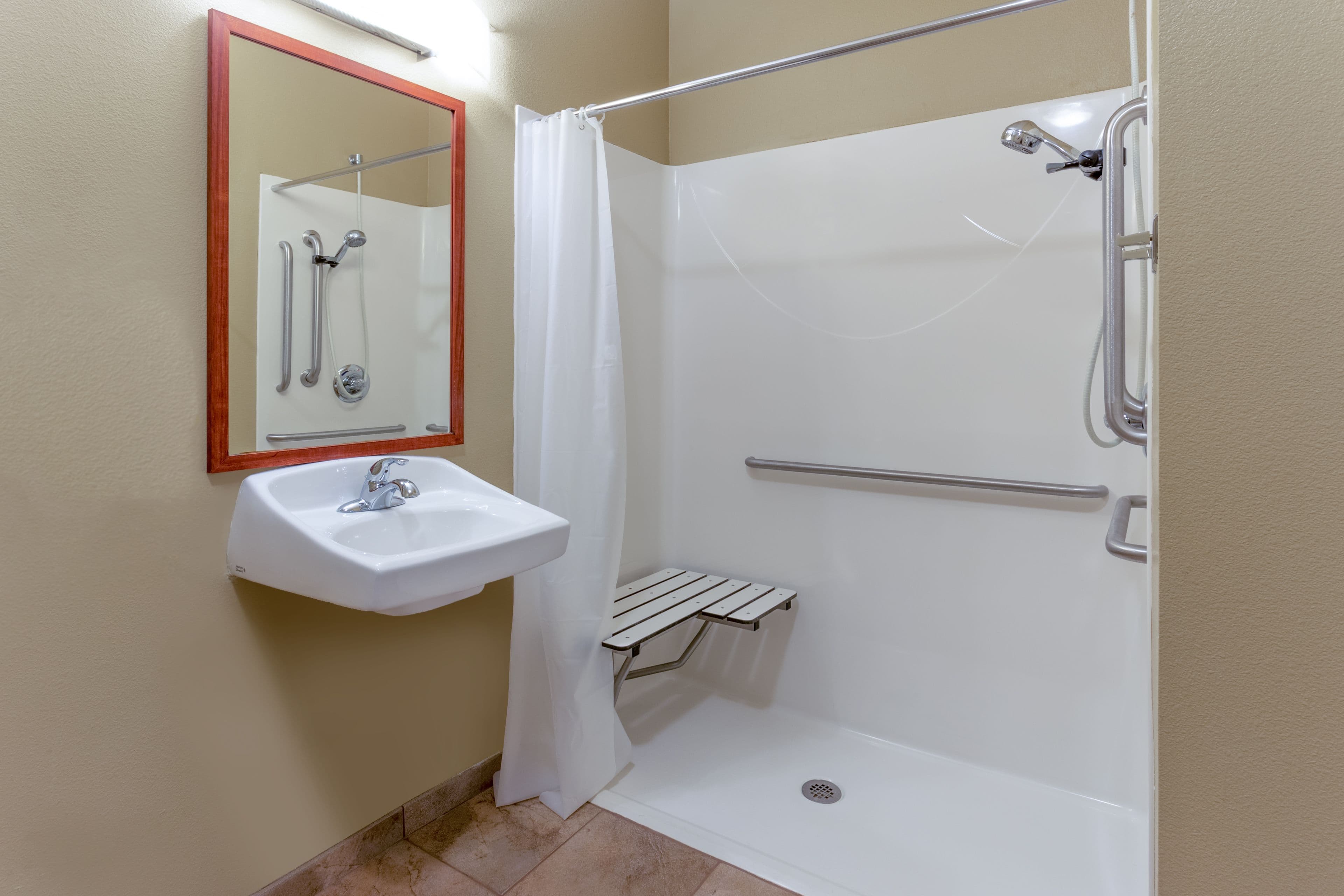 Candlewood Suites Minot — 7