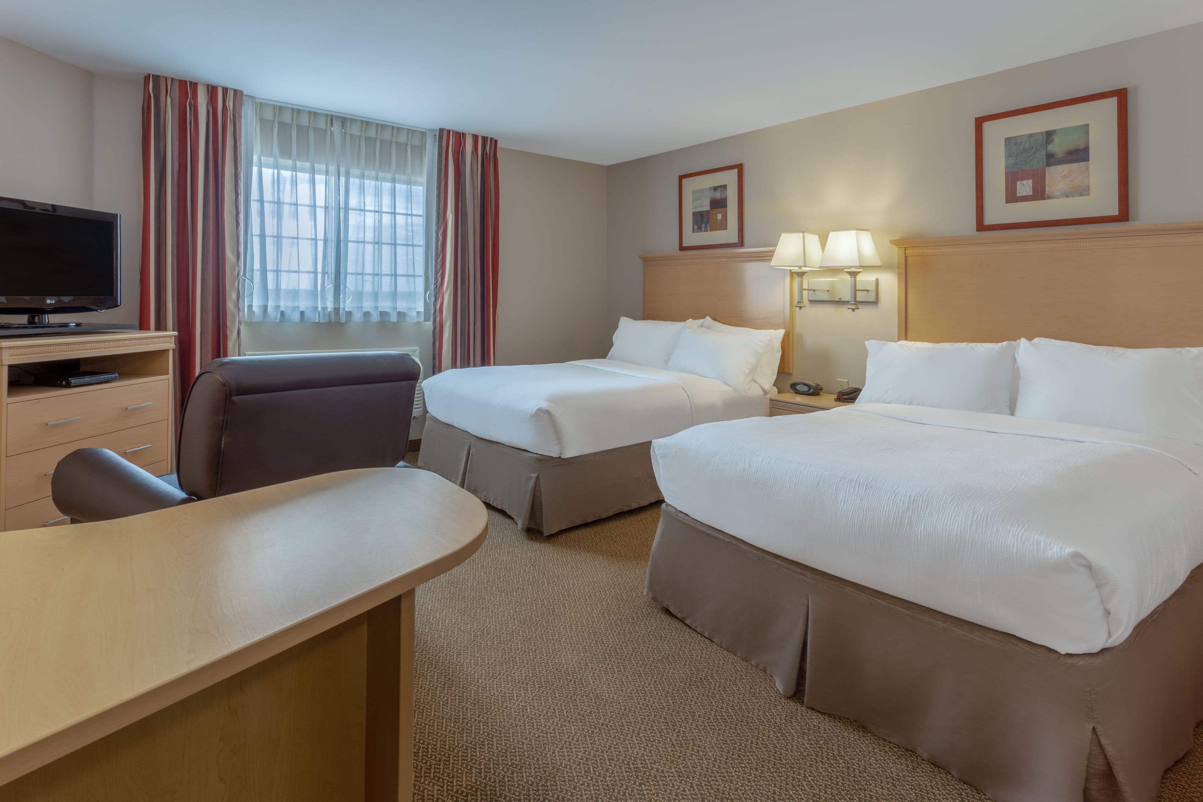 Candlewood Suites Minot — 23