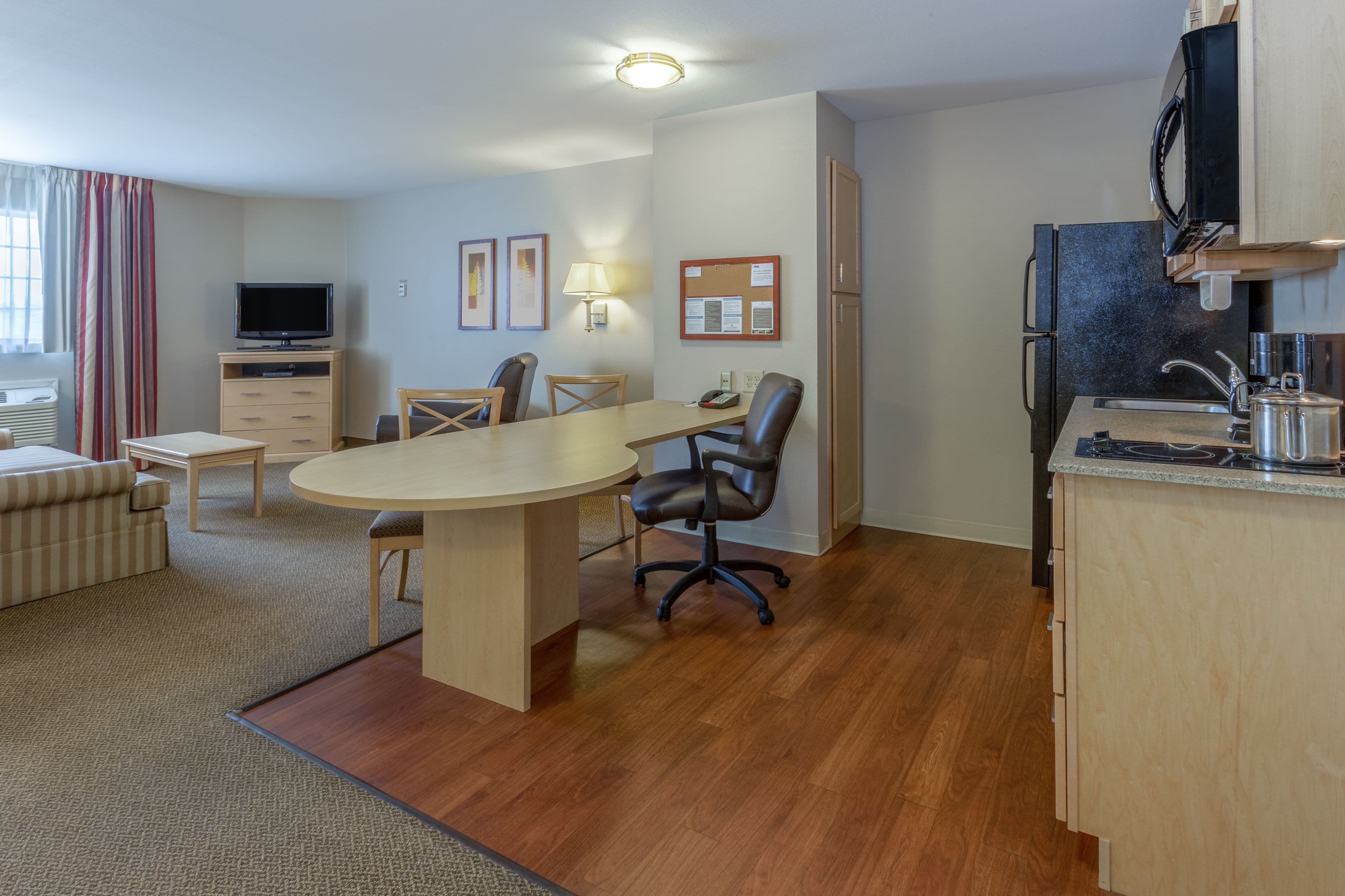 Candlewood Suites Minot — 38