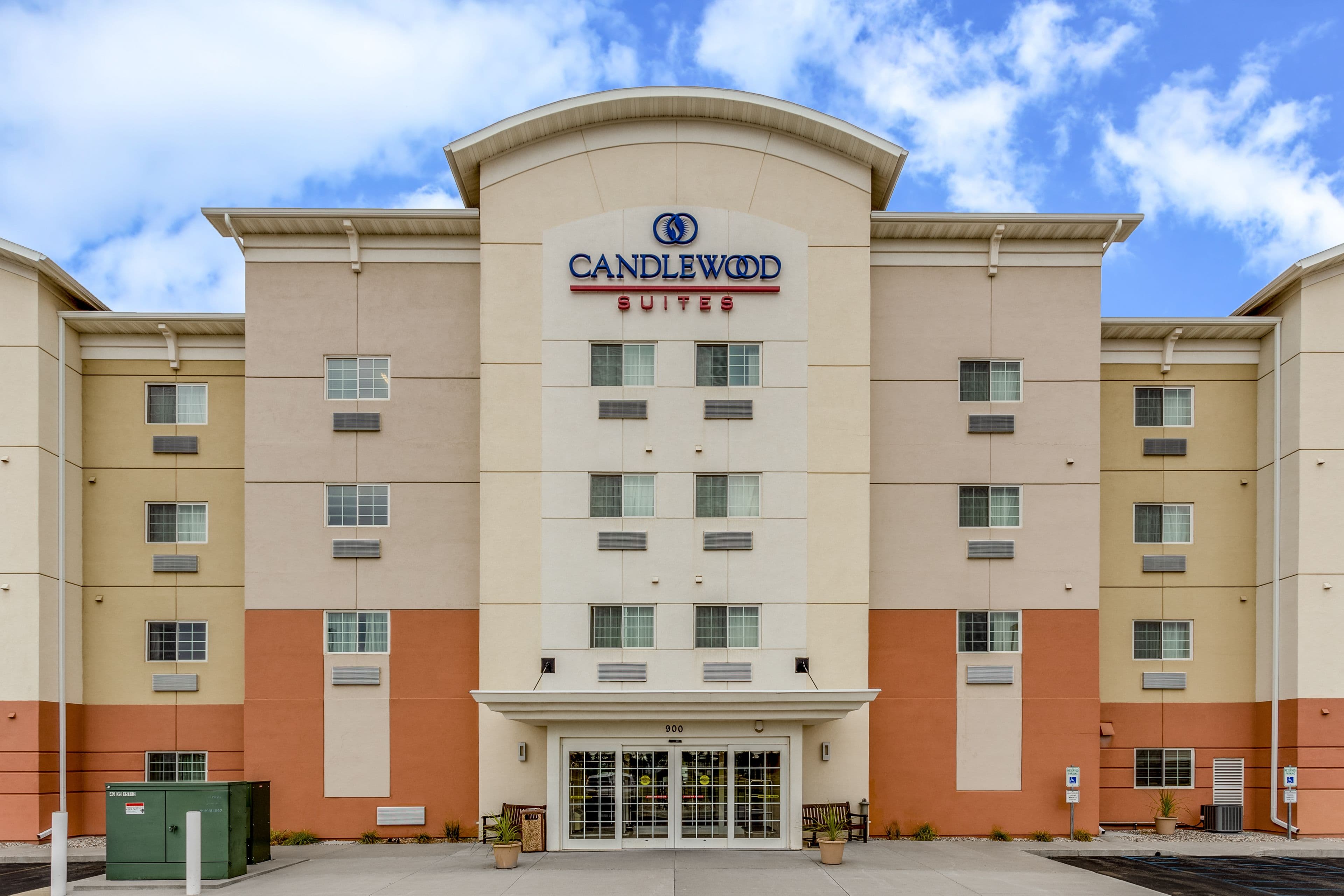 Candlewood Suites Minot - Image 1