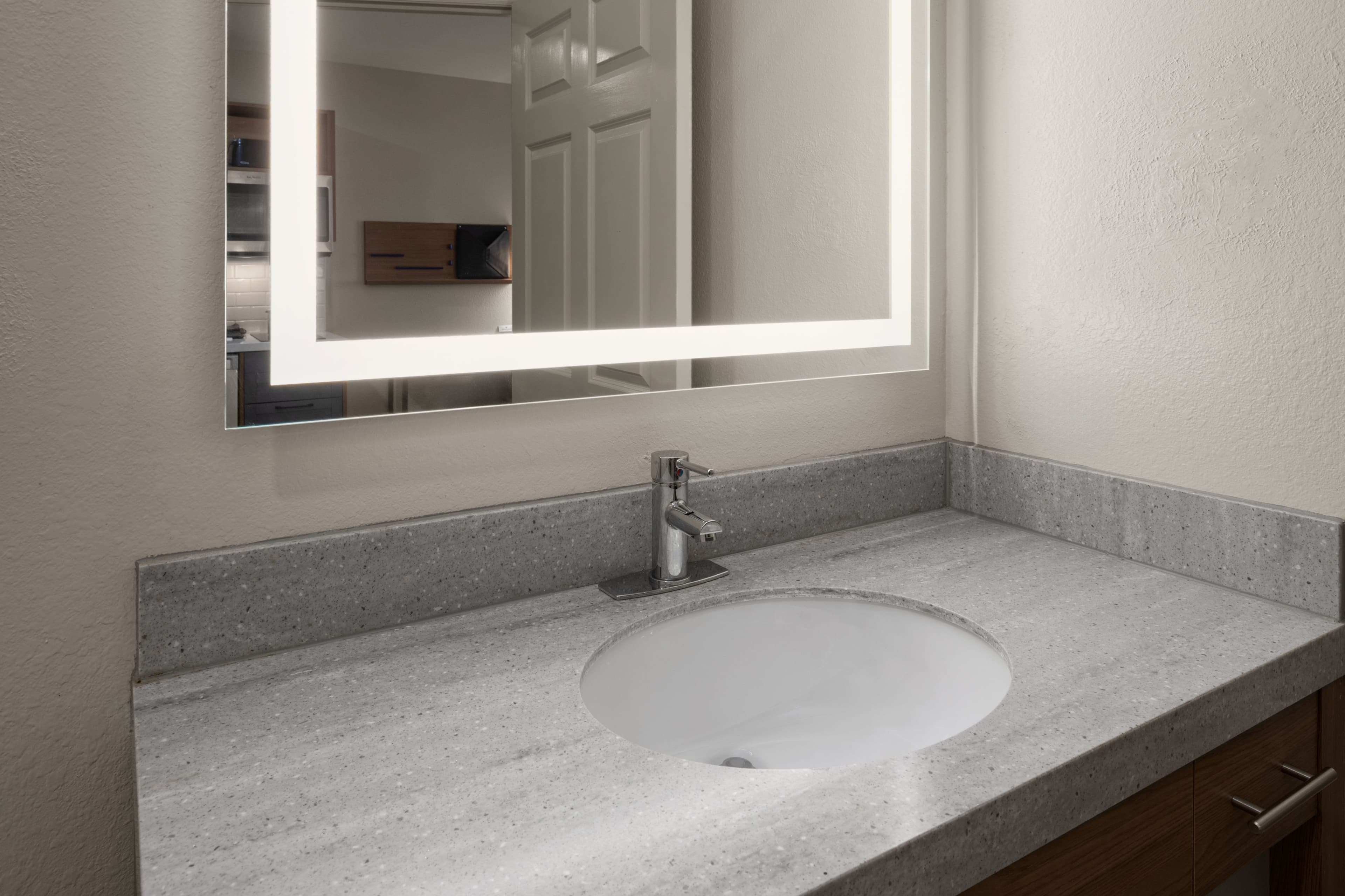 Candlewood Suites Mobile-Downtown — 6