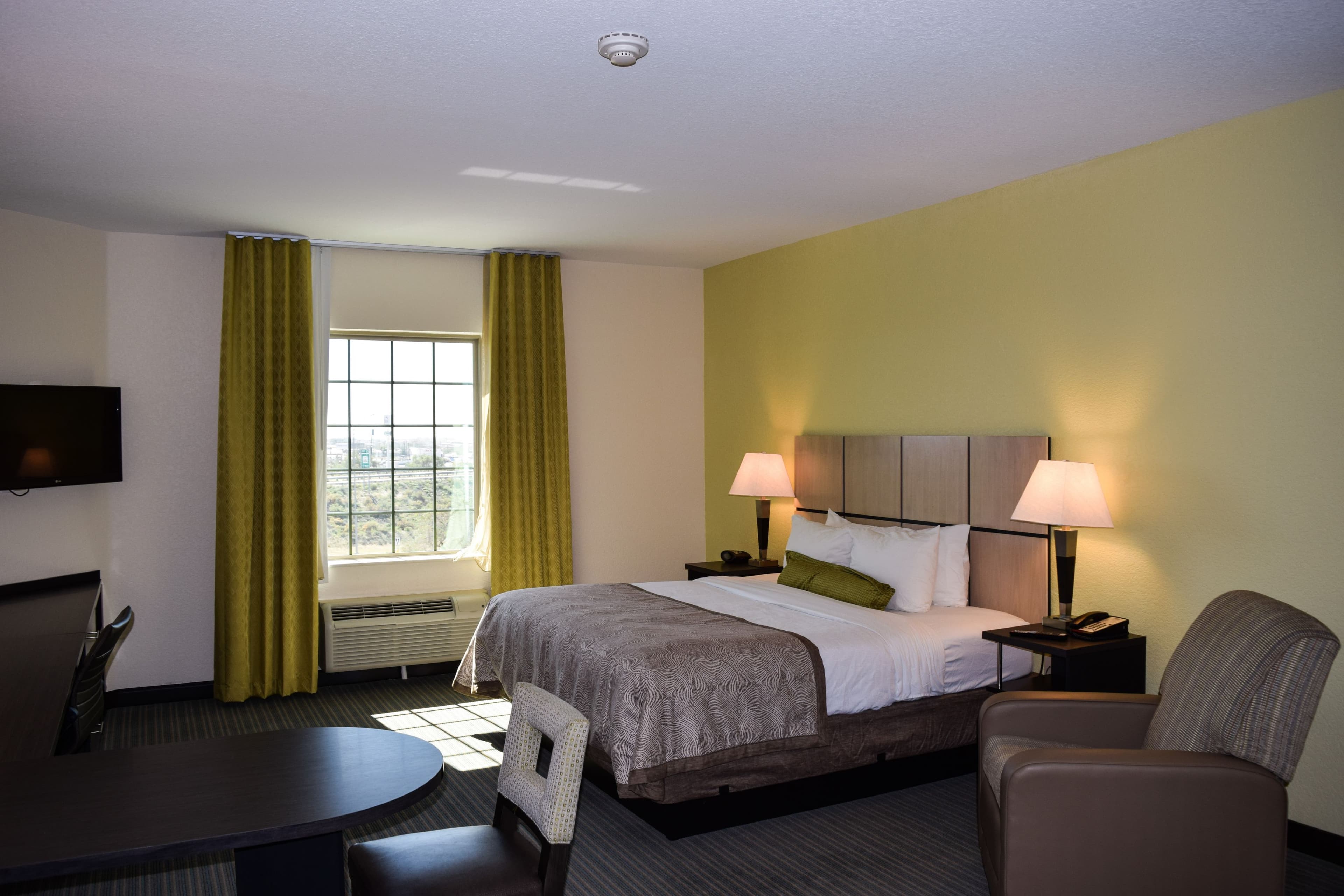 Candlewood Suites Monahans — 29