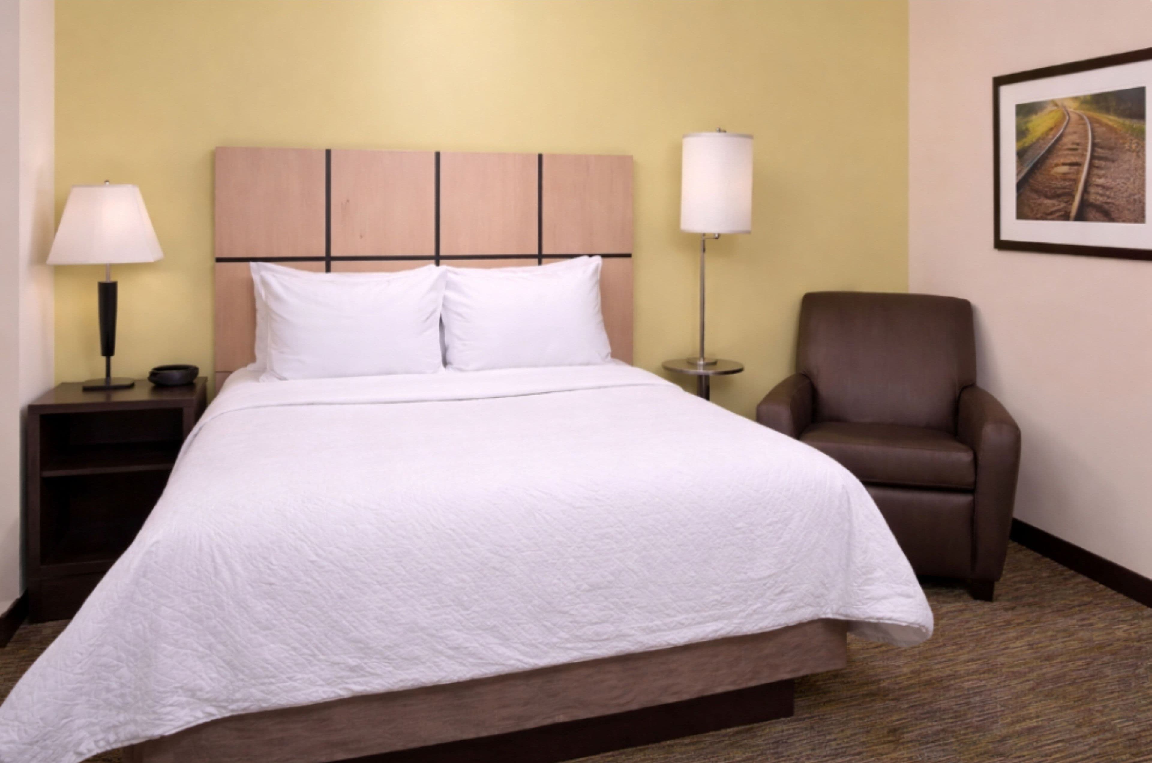 Candlewood Suites MORGANTOWN-UNIV WEST VIRGINIA - Image 4