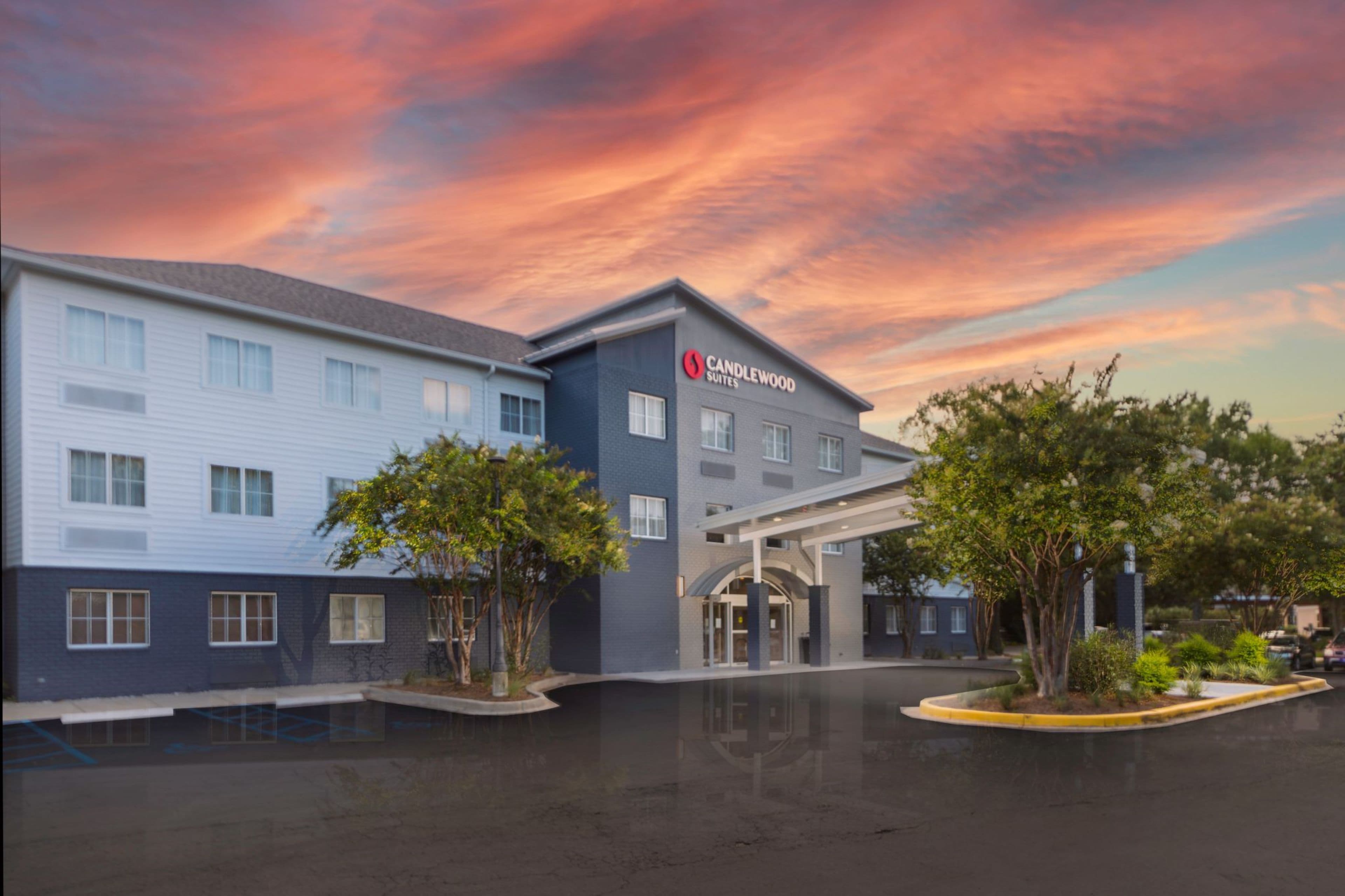 Candlewood Suites Charleston – Mt. Pleasant - Image 1