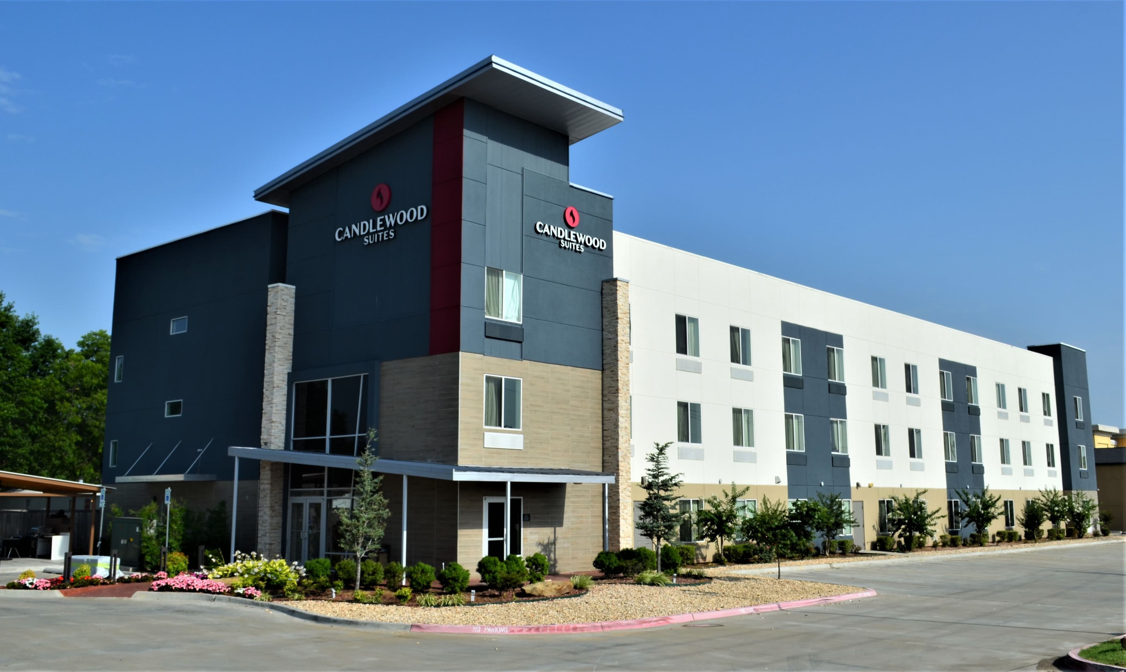 Candlewood Suites Muskogee - Image 1