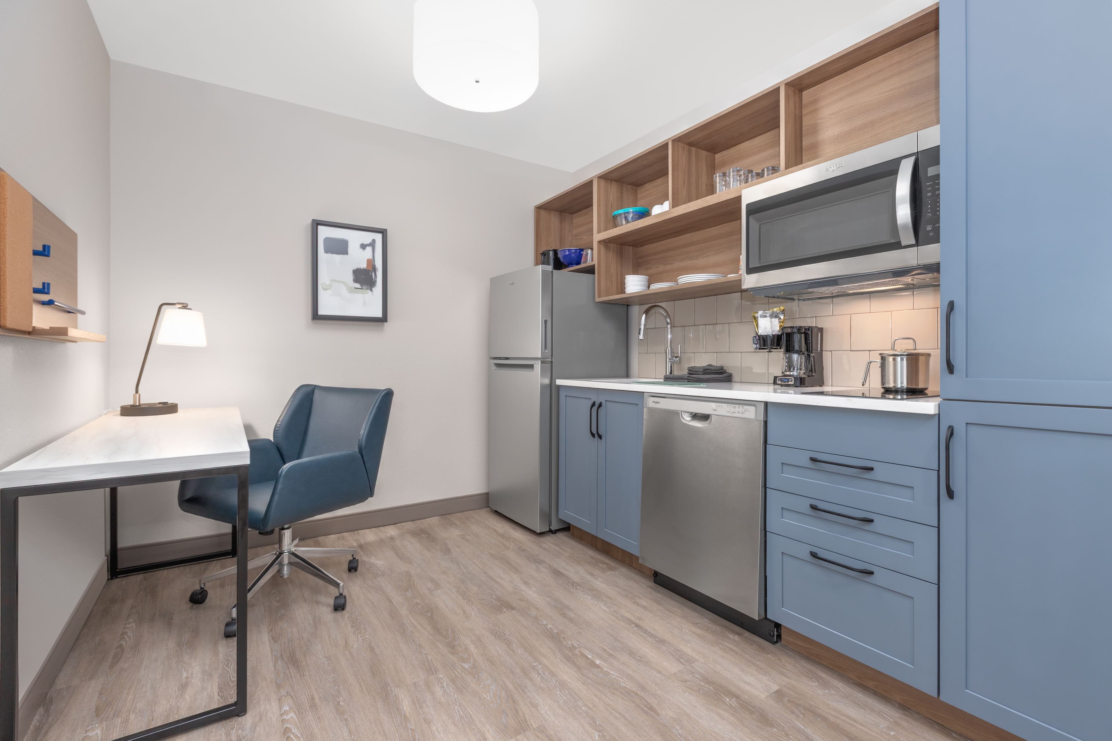 Candlewood Suites Navasota — 48