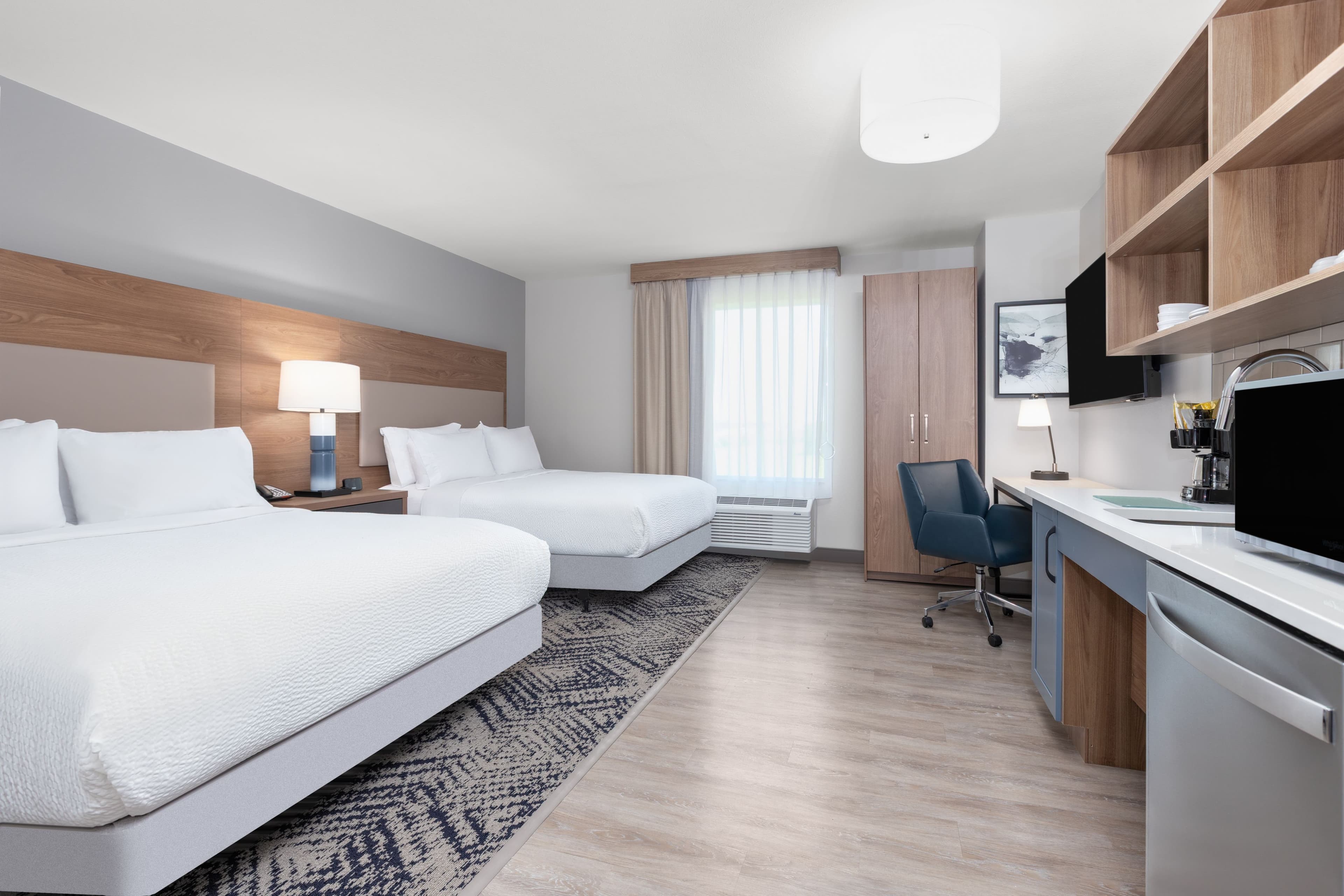 Candlewood Suites Navasota — 28