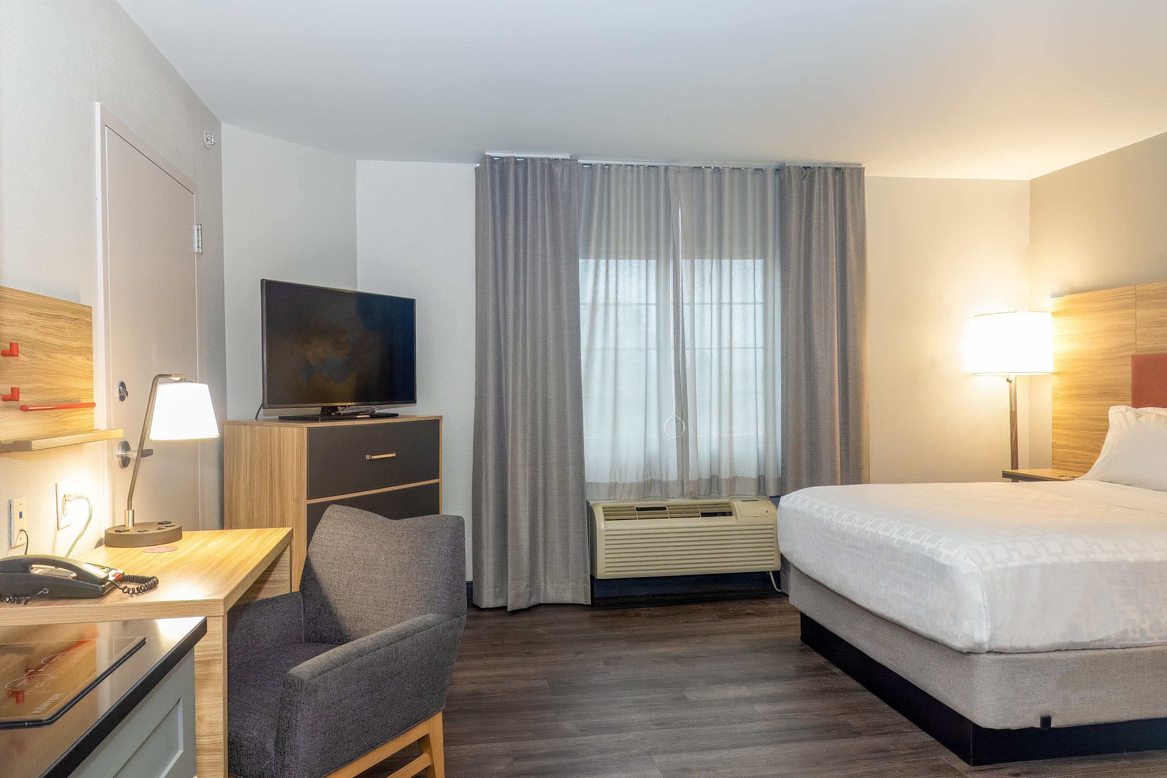 Candlewood Suites New Bern - Image 2