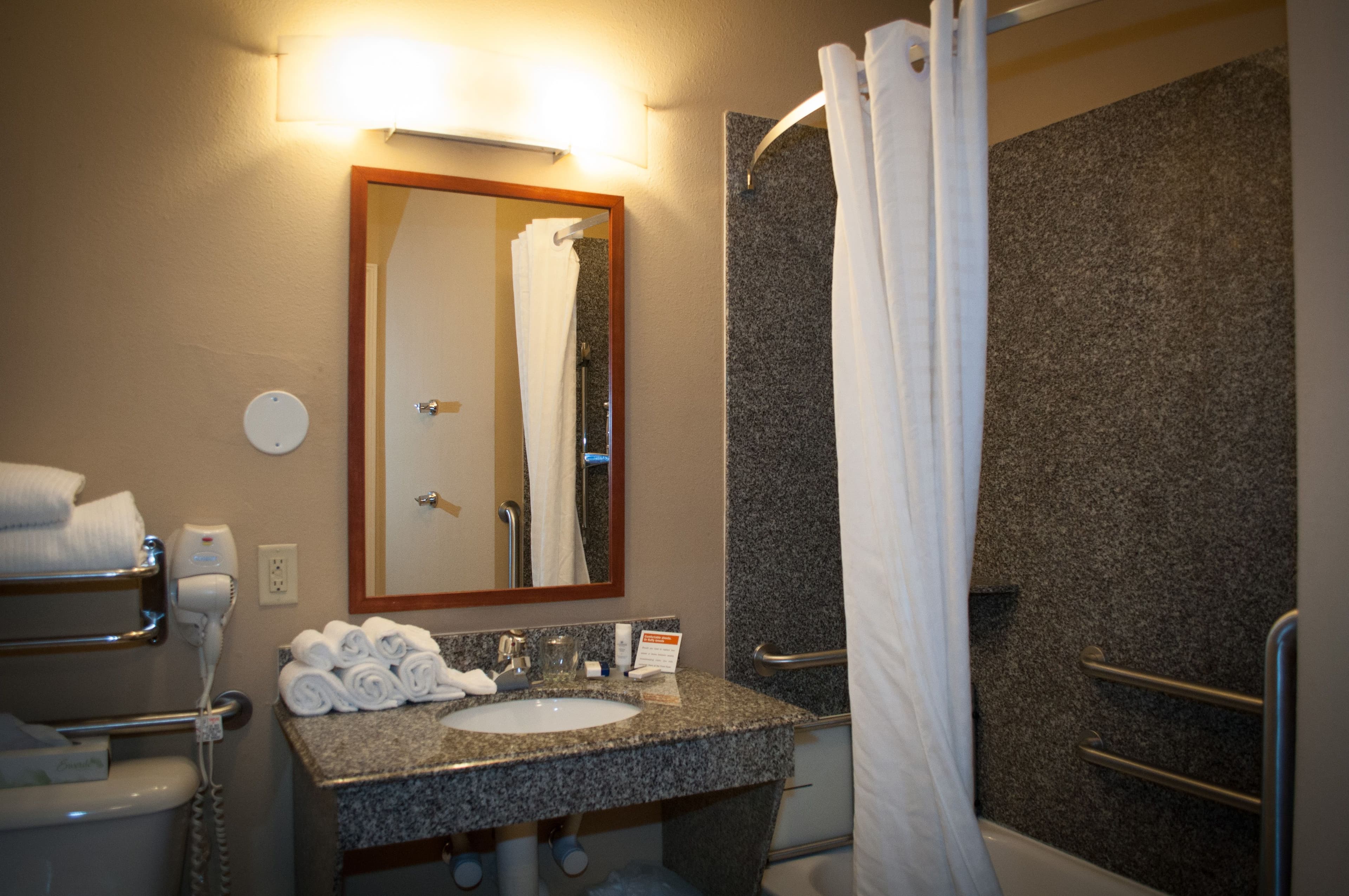 Candlewood Suites New Iberia - Image 3
