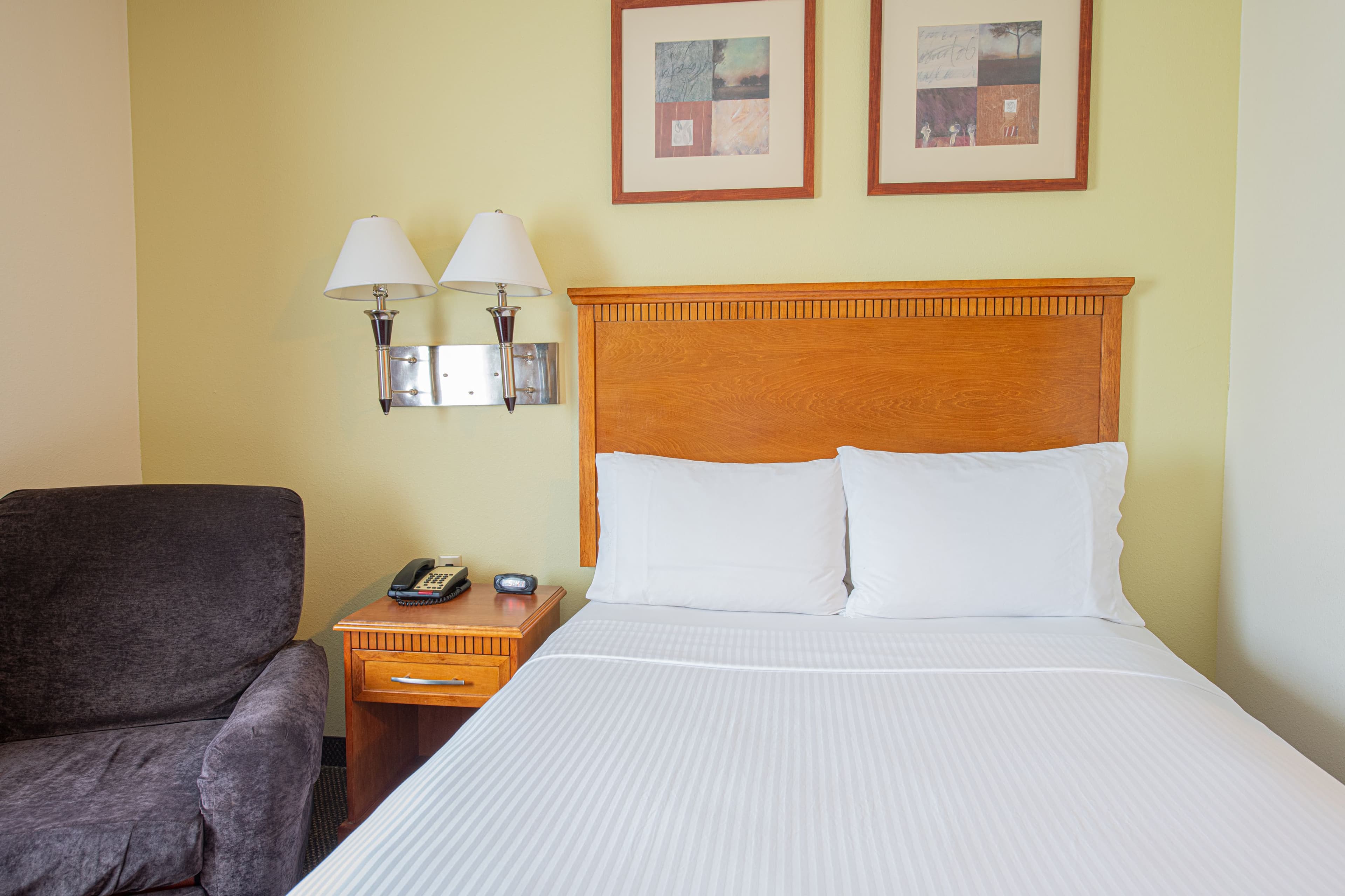 Candlewood Suites New Iberia - Image 5