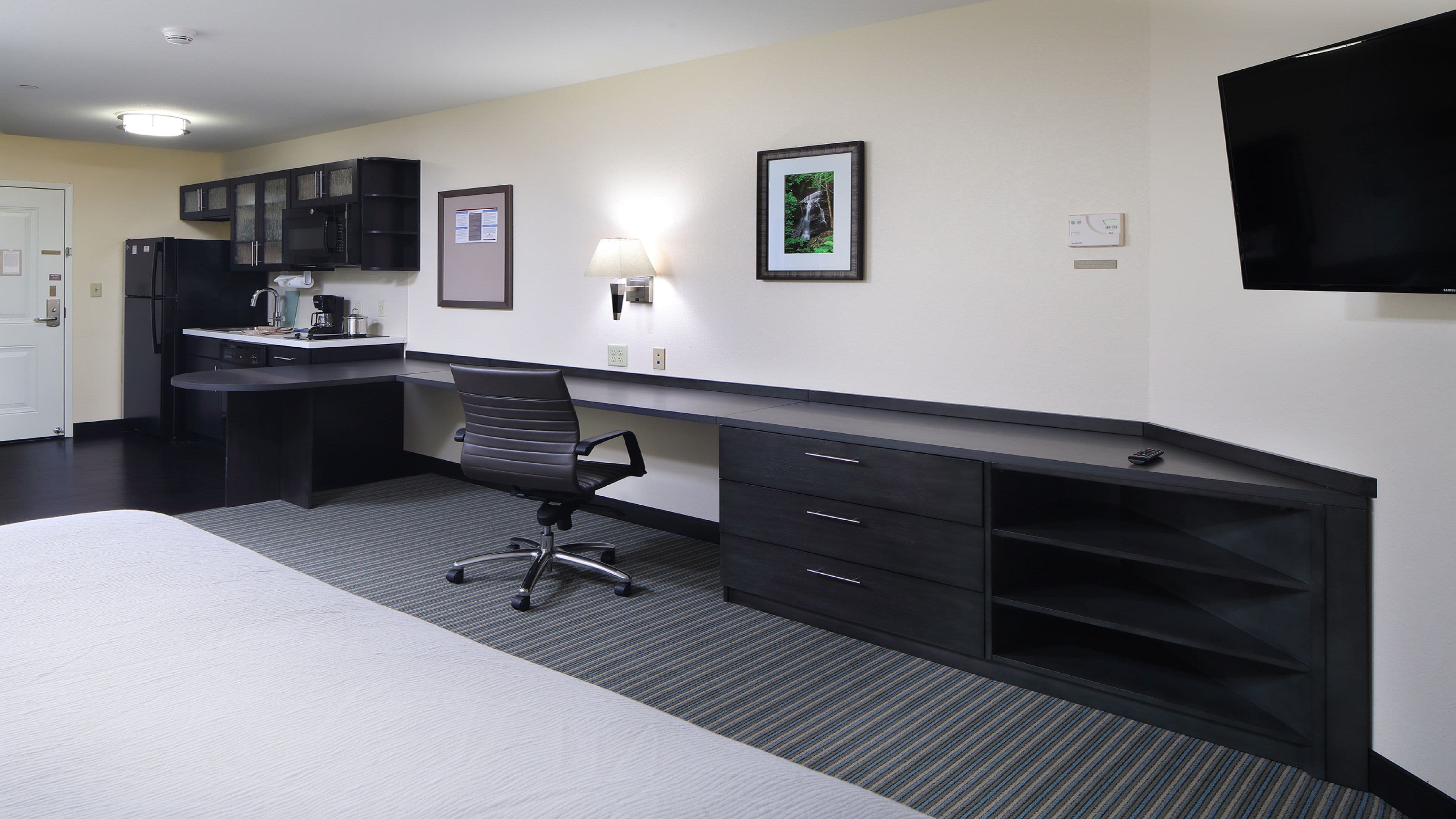 Candlewood Suites Newark South - University Area - Image 5