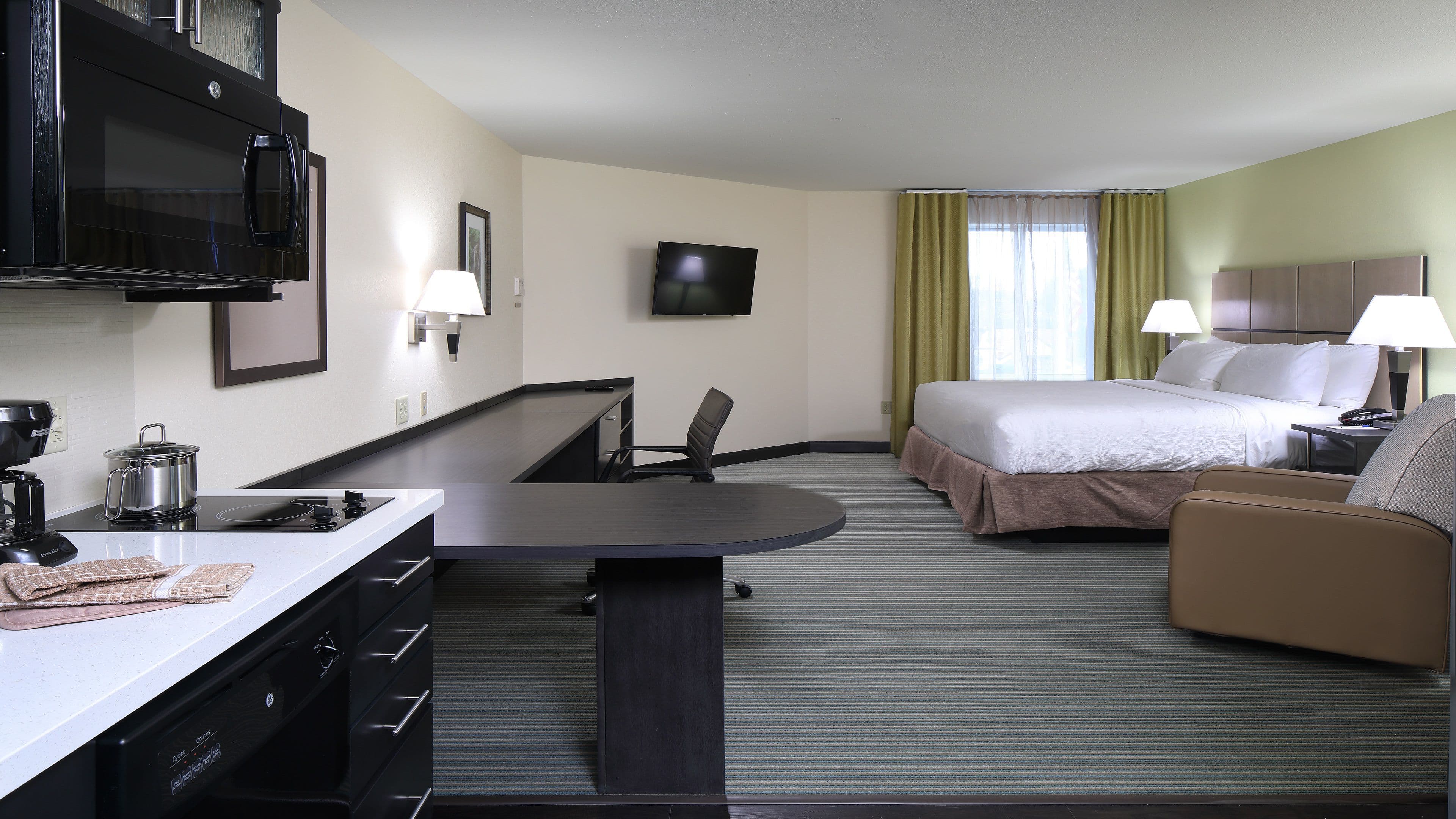 Candlewood Suites Newark South - University Area - Image 4