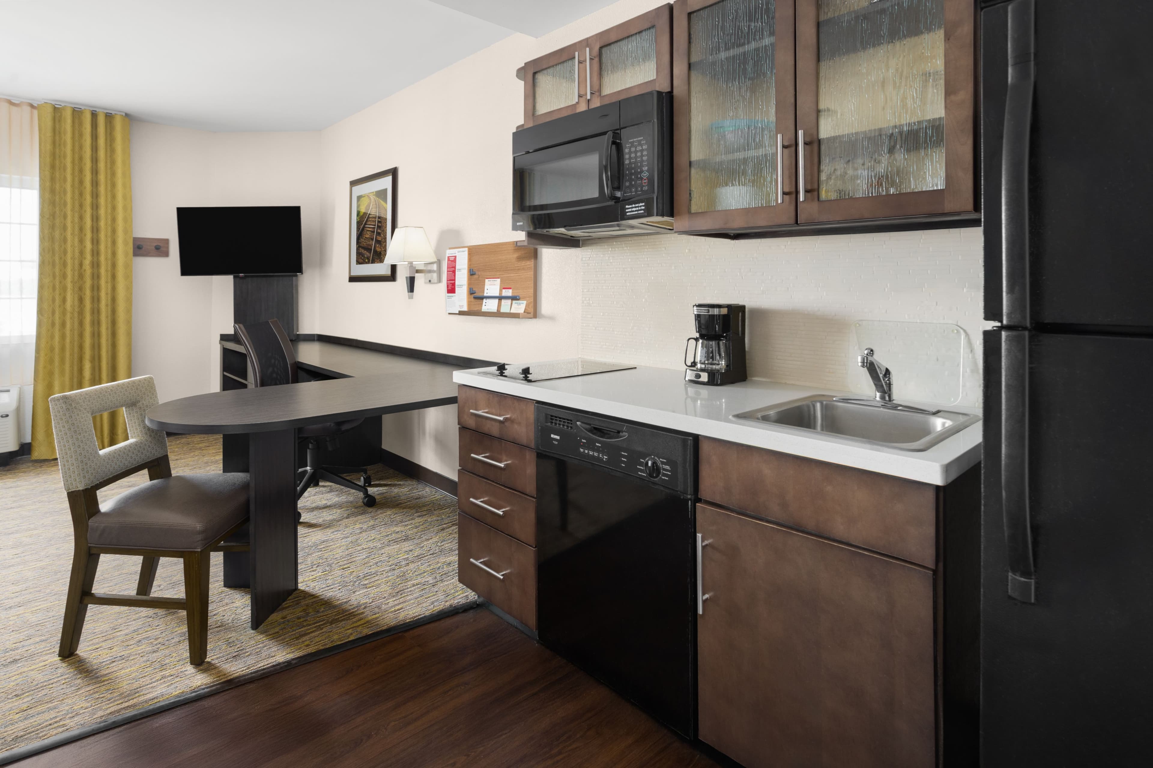 Candlewood Suites Norfolk Airport - Image 4