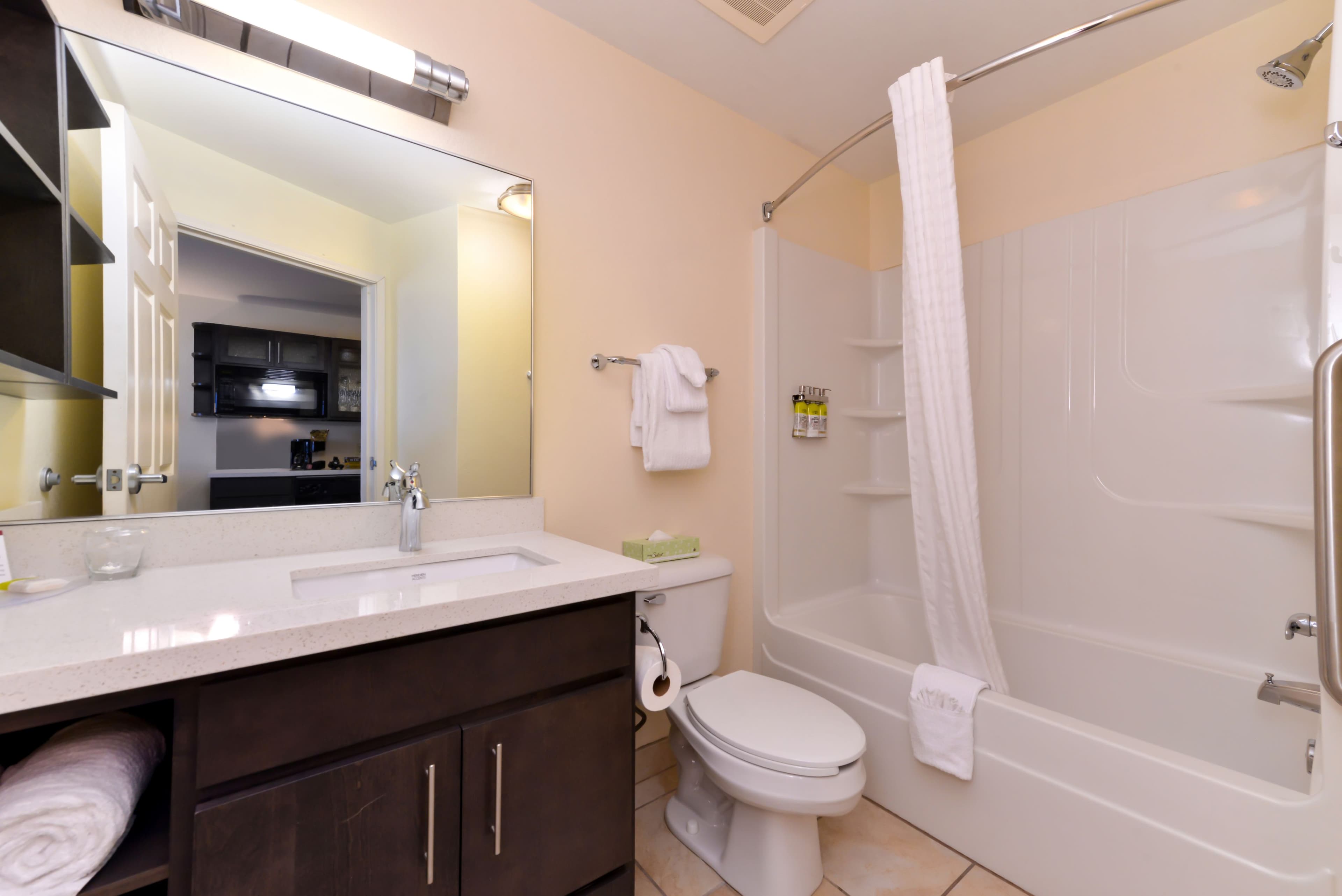 Candlewood Suites Bloomington-Normal - Image 3