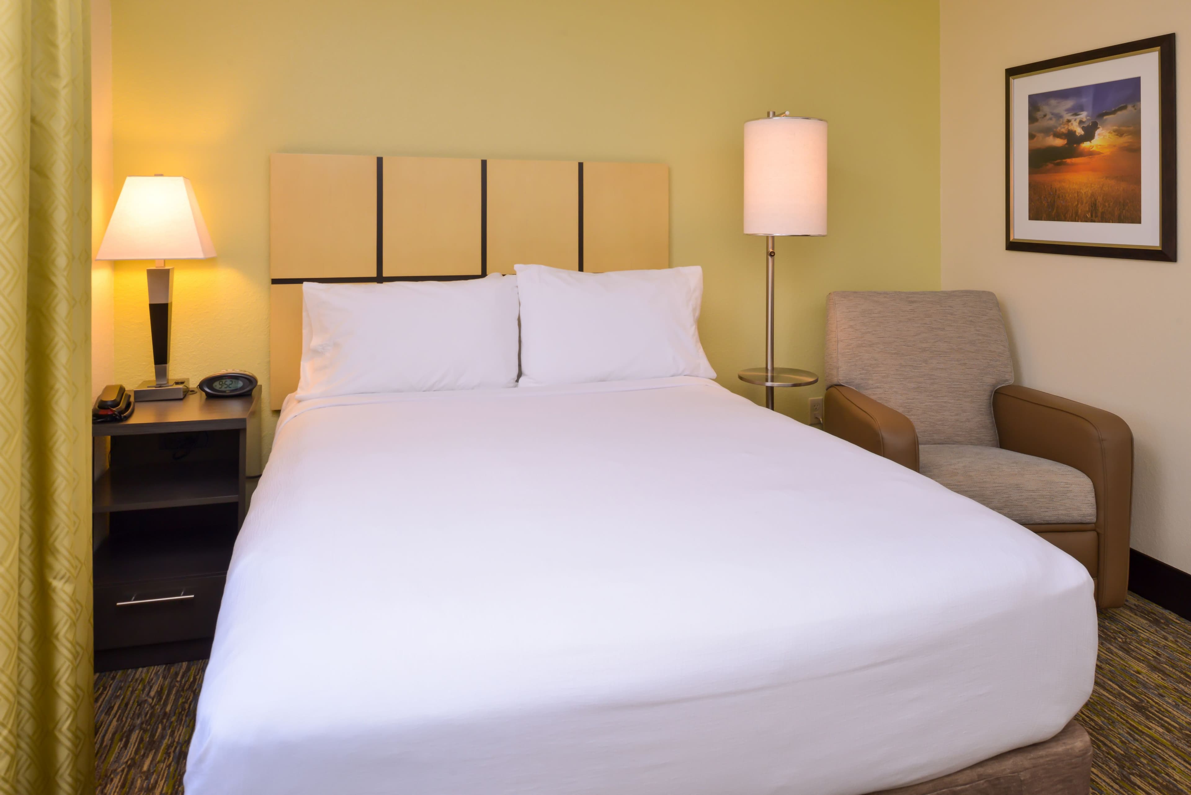 Candlewood Suites Bloomington-Normal — 15