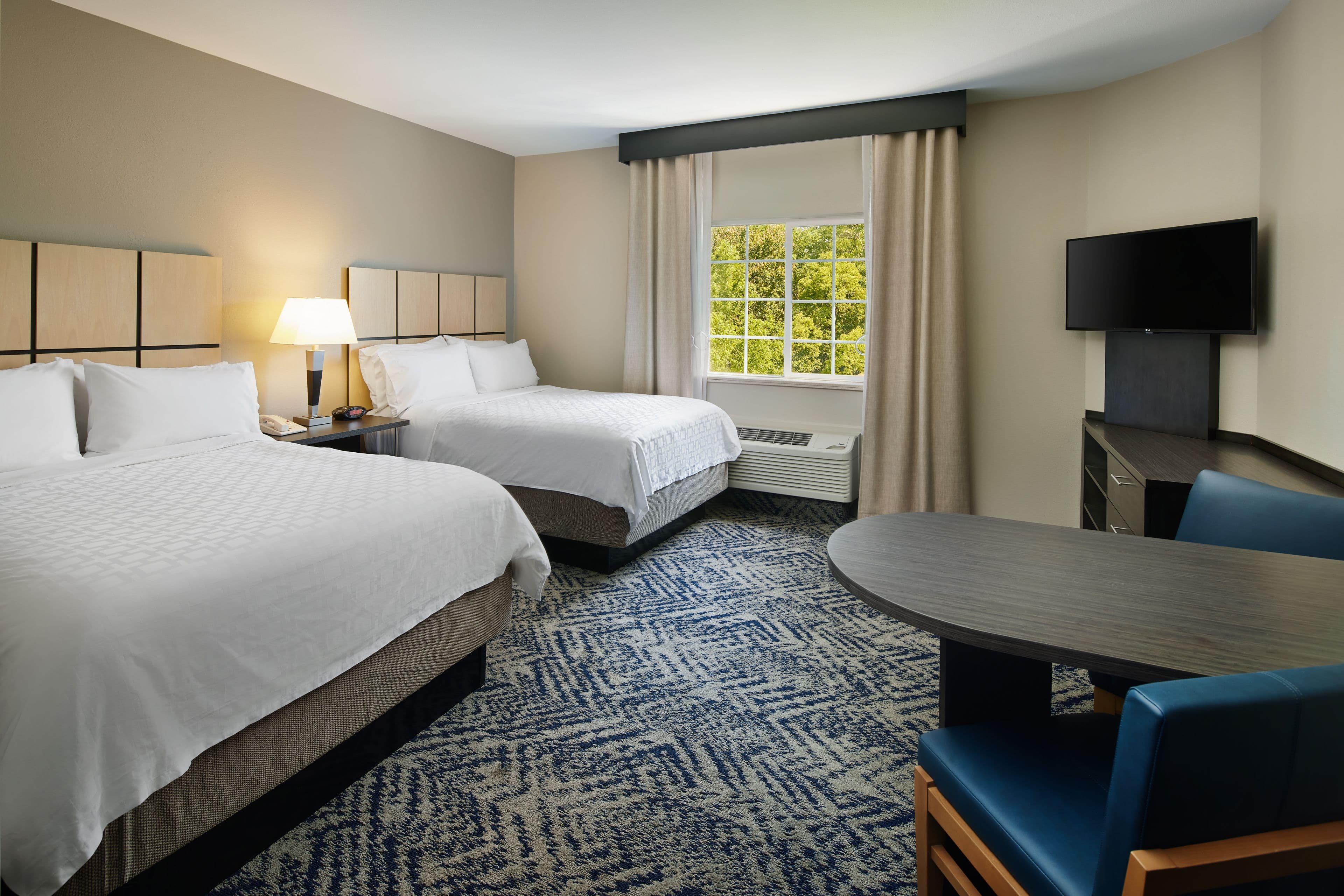 Candlewood Suites Charleston - Northwoods — 9