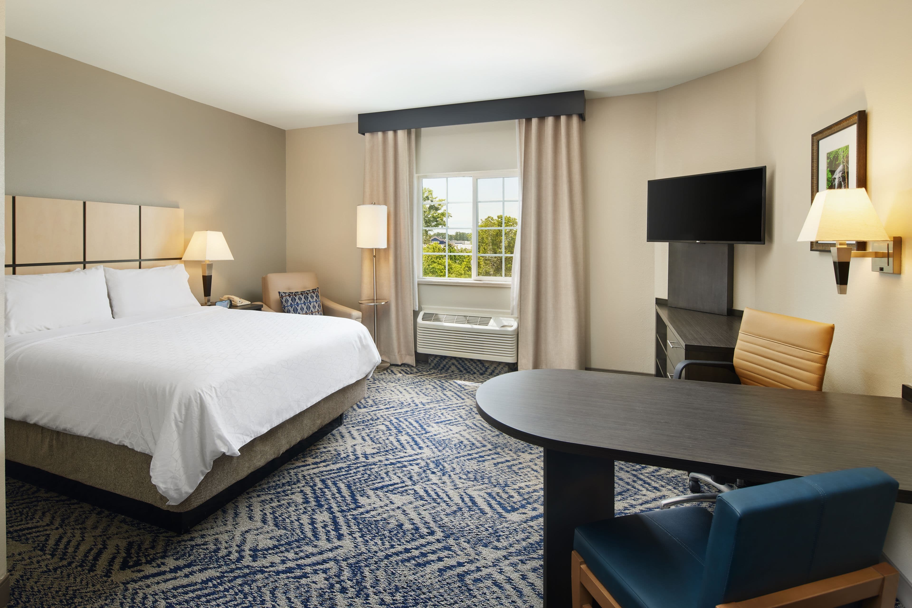 Candlewood Suites Charleston - Northwoods — 8