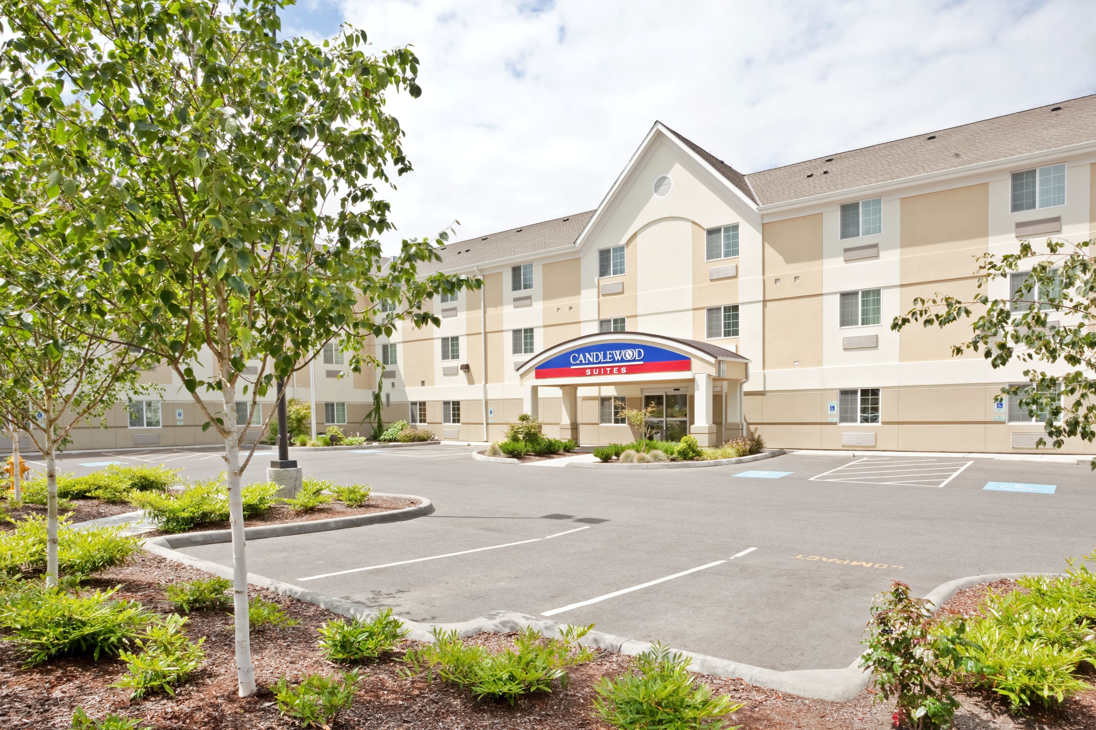 Candlewood Suites Oak Harbor - Image 1