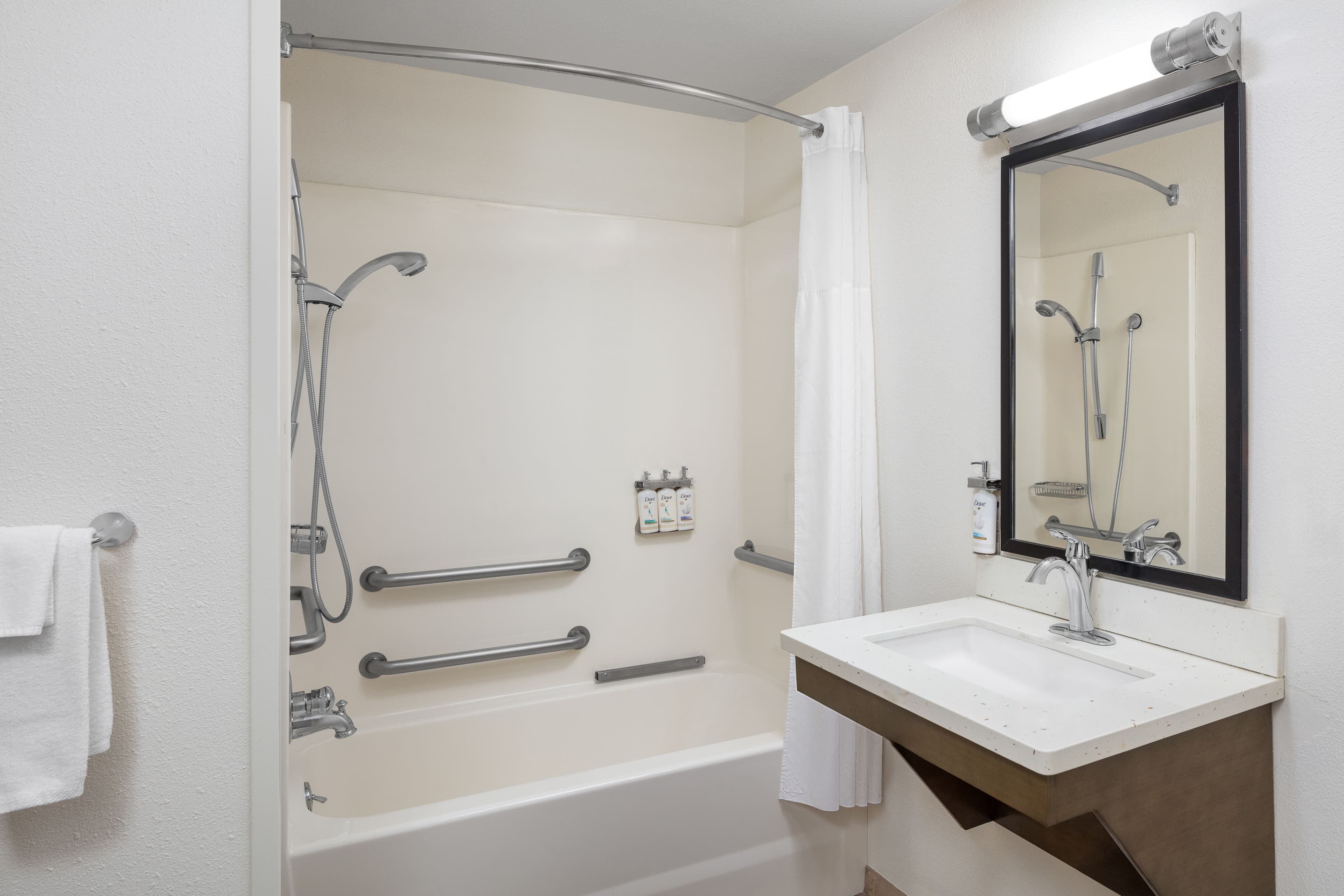Candlewood Suites Omaha Airport — 15