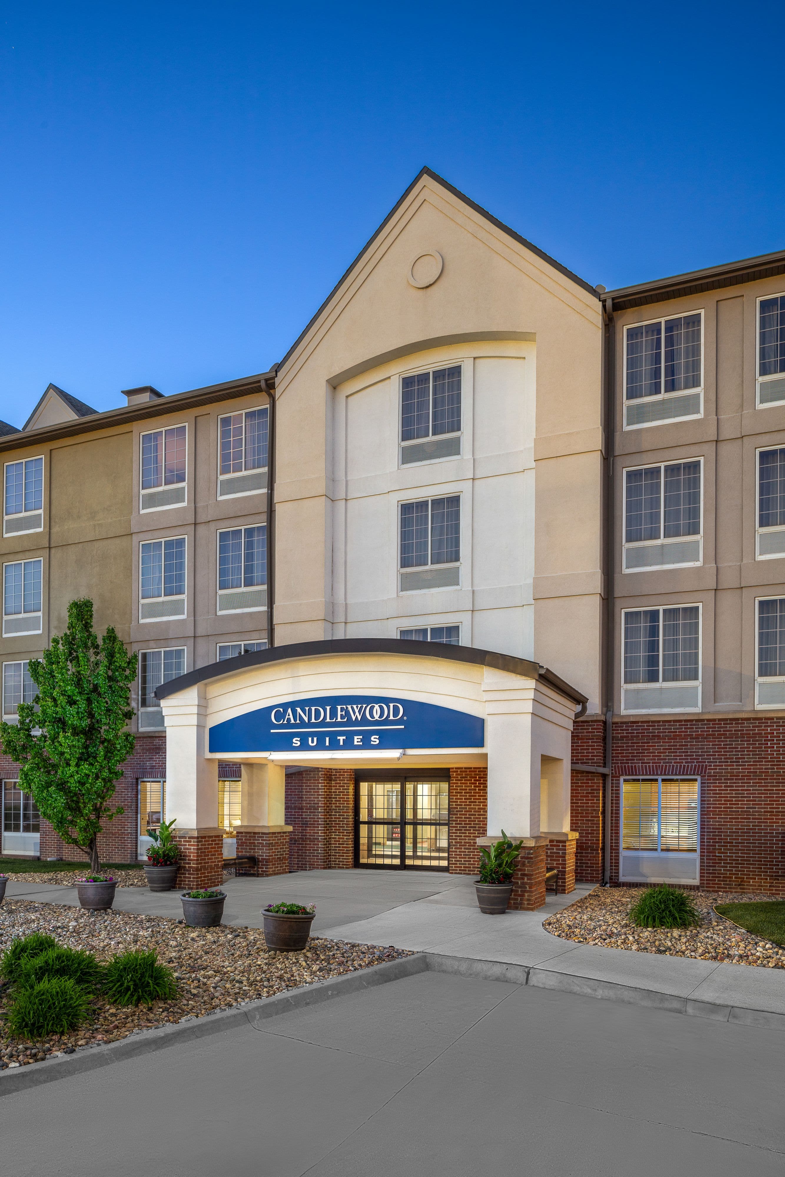 Candlewood Suites Omaha Airport - Image 1