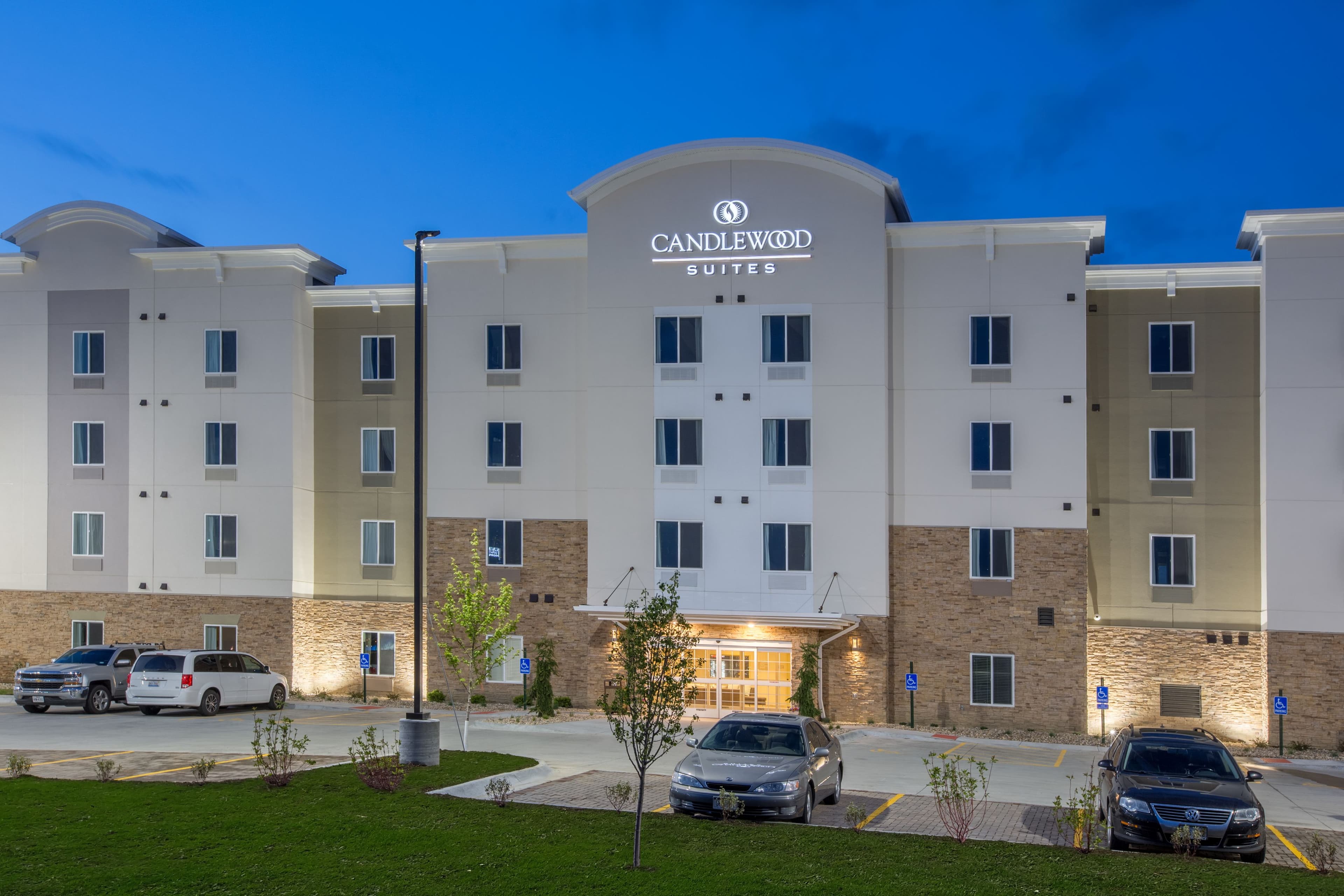 Candlewood Suites Omaha - Millard Area - Image 1
