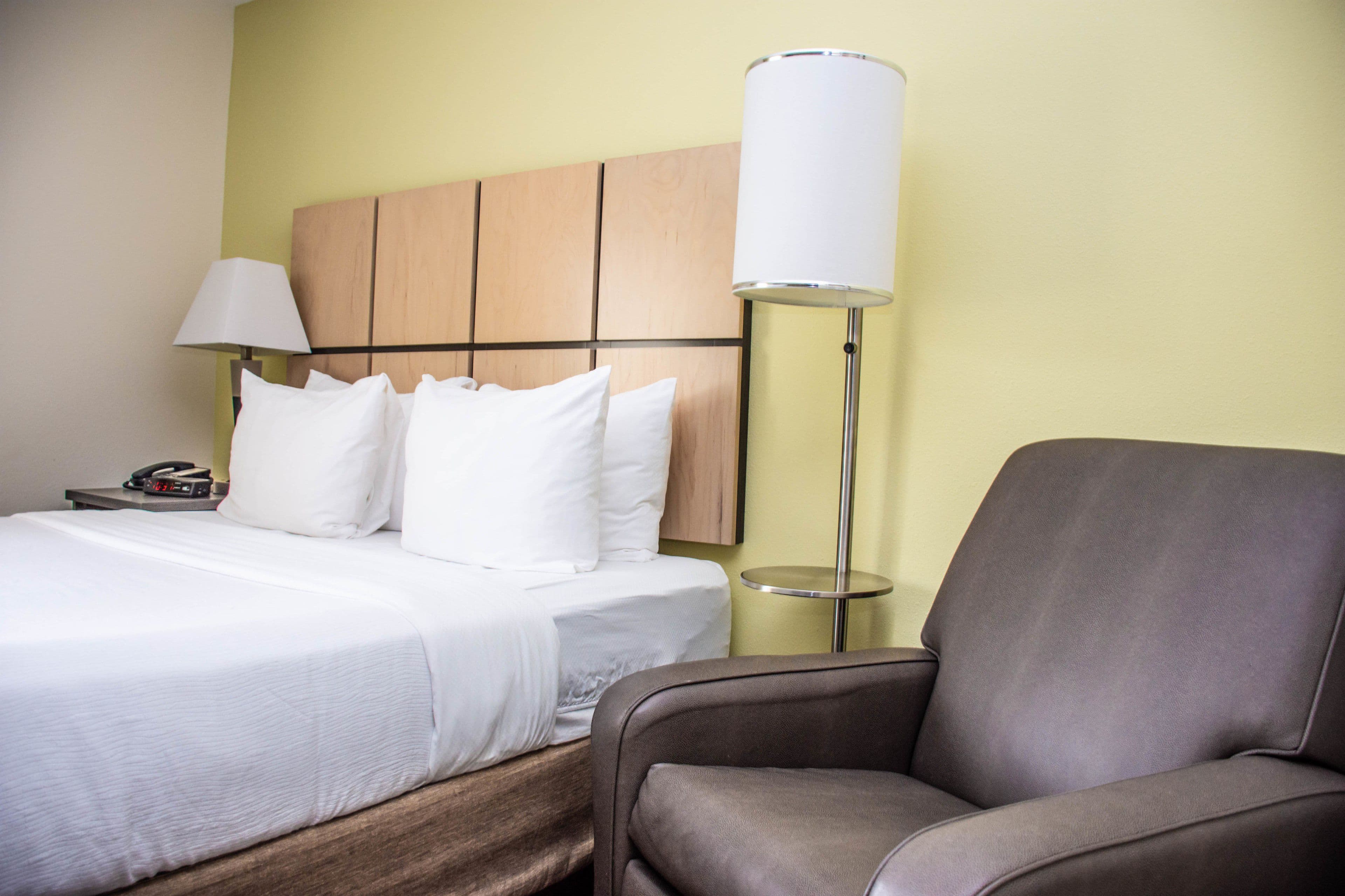 Candlewood Suites Overland Park - W 135th St. — 7