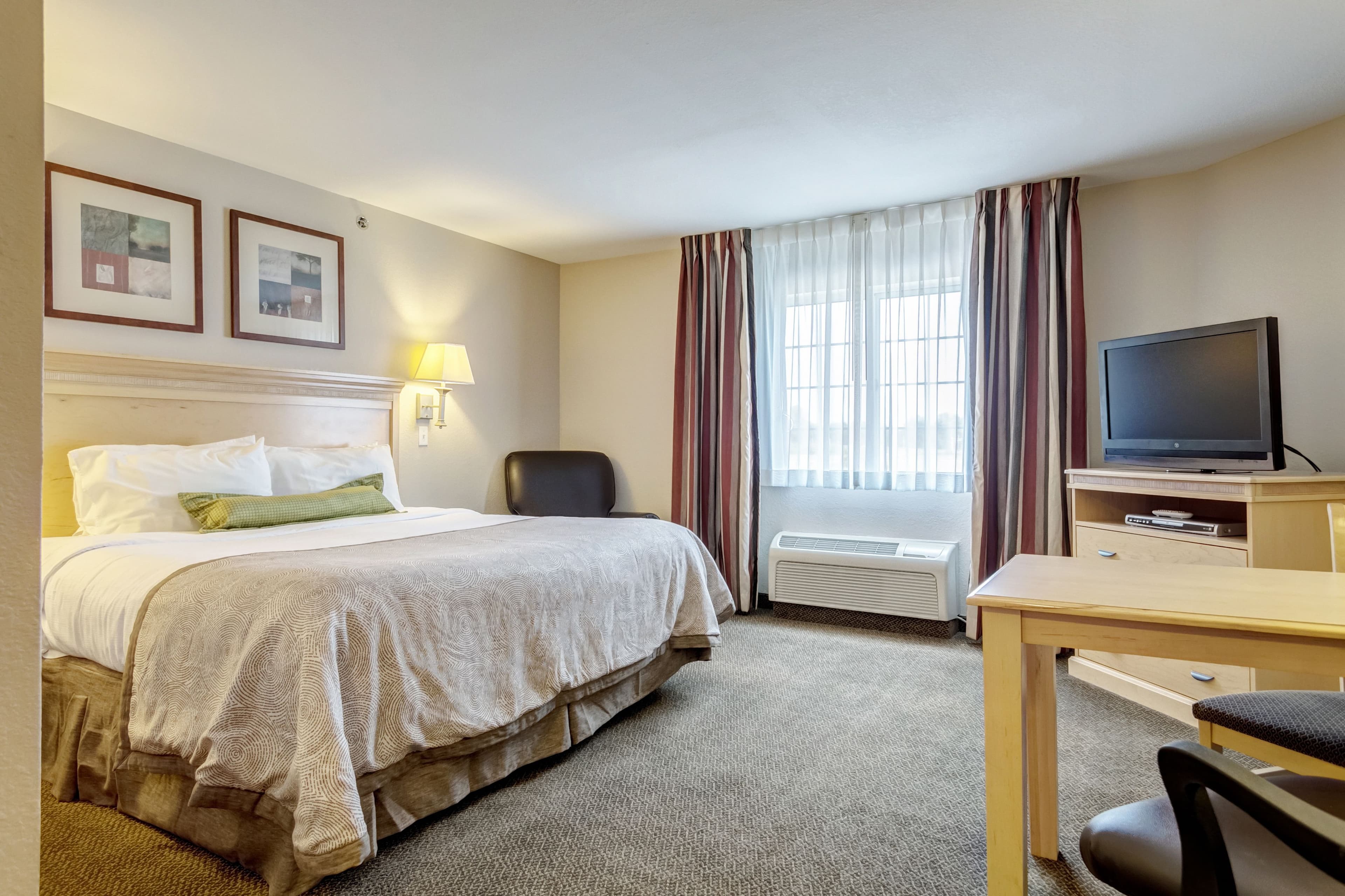 Candlewood Suites Paducah — 18