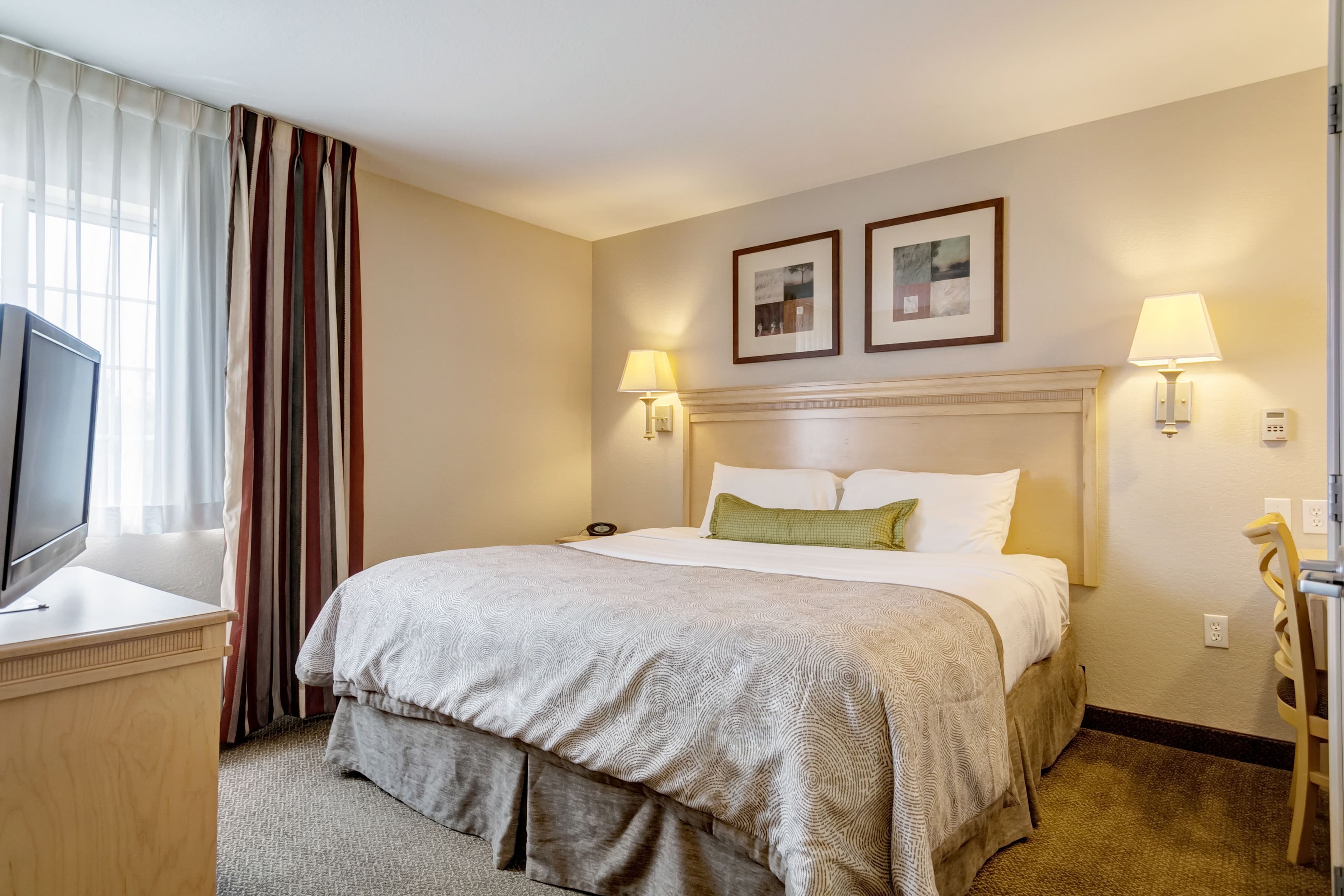 Candlewood Suites Paducah — 12