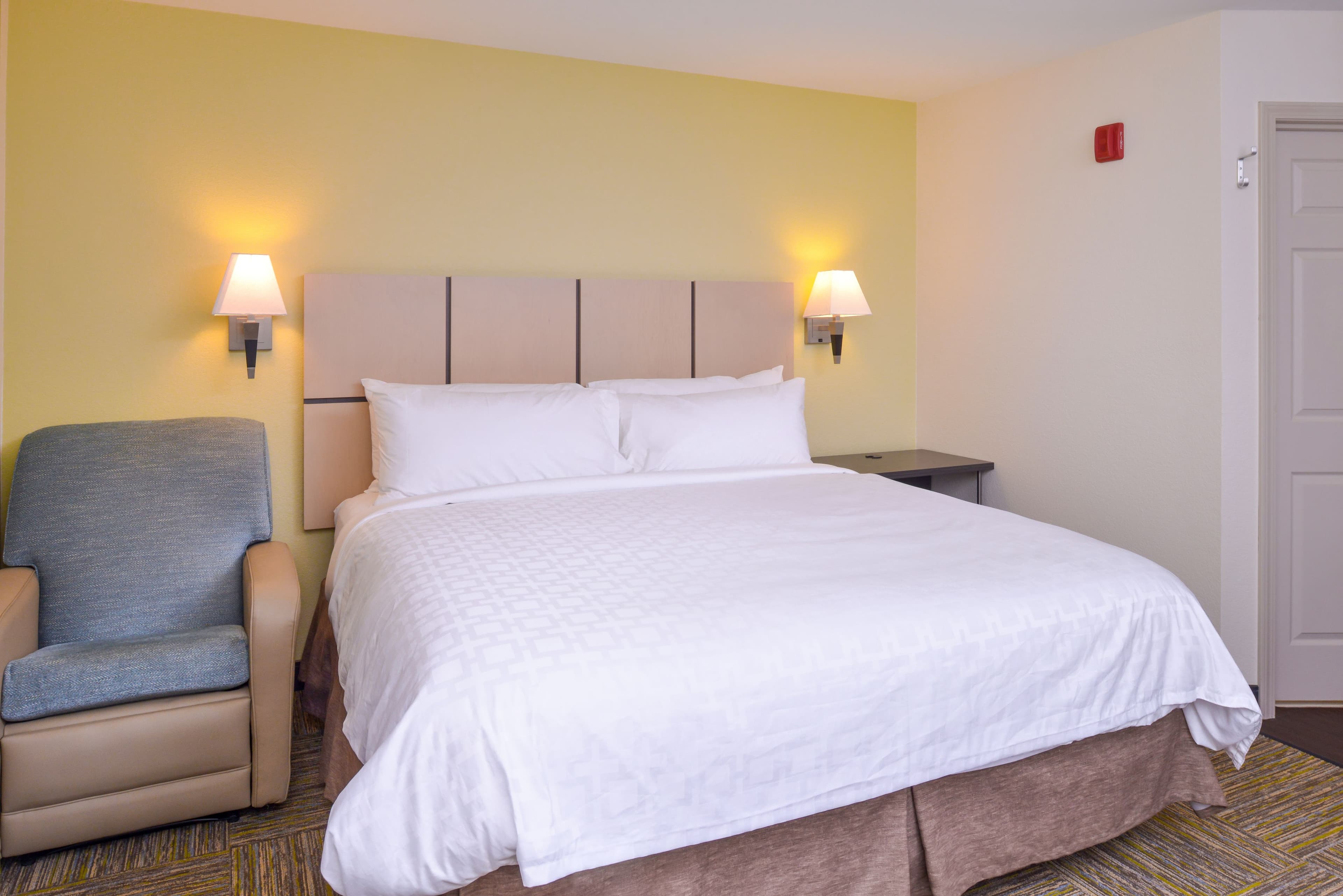Candlewood Suites Paducah - Image 4