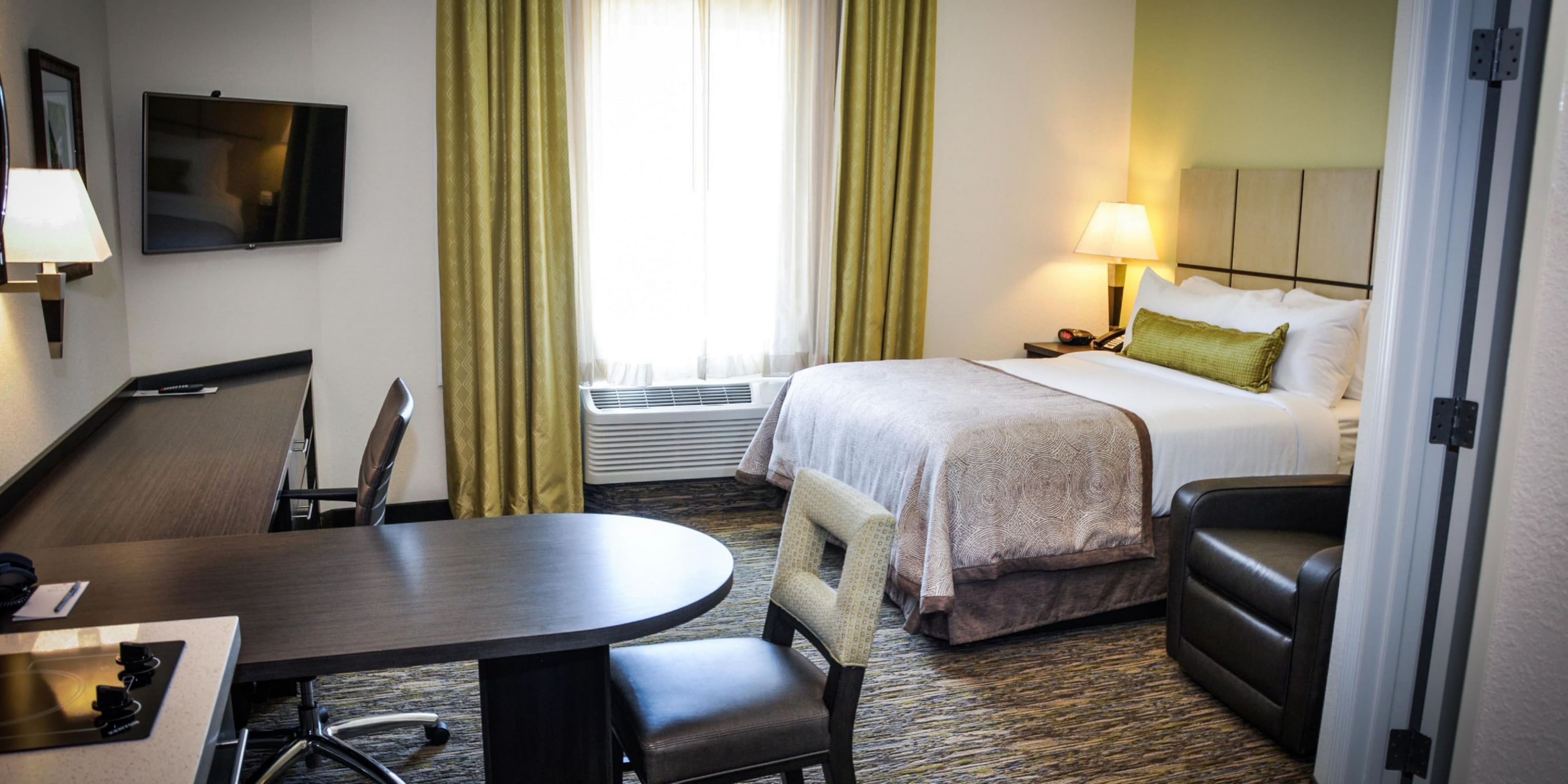Candlewood Suites Pearl - Image 2