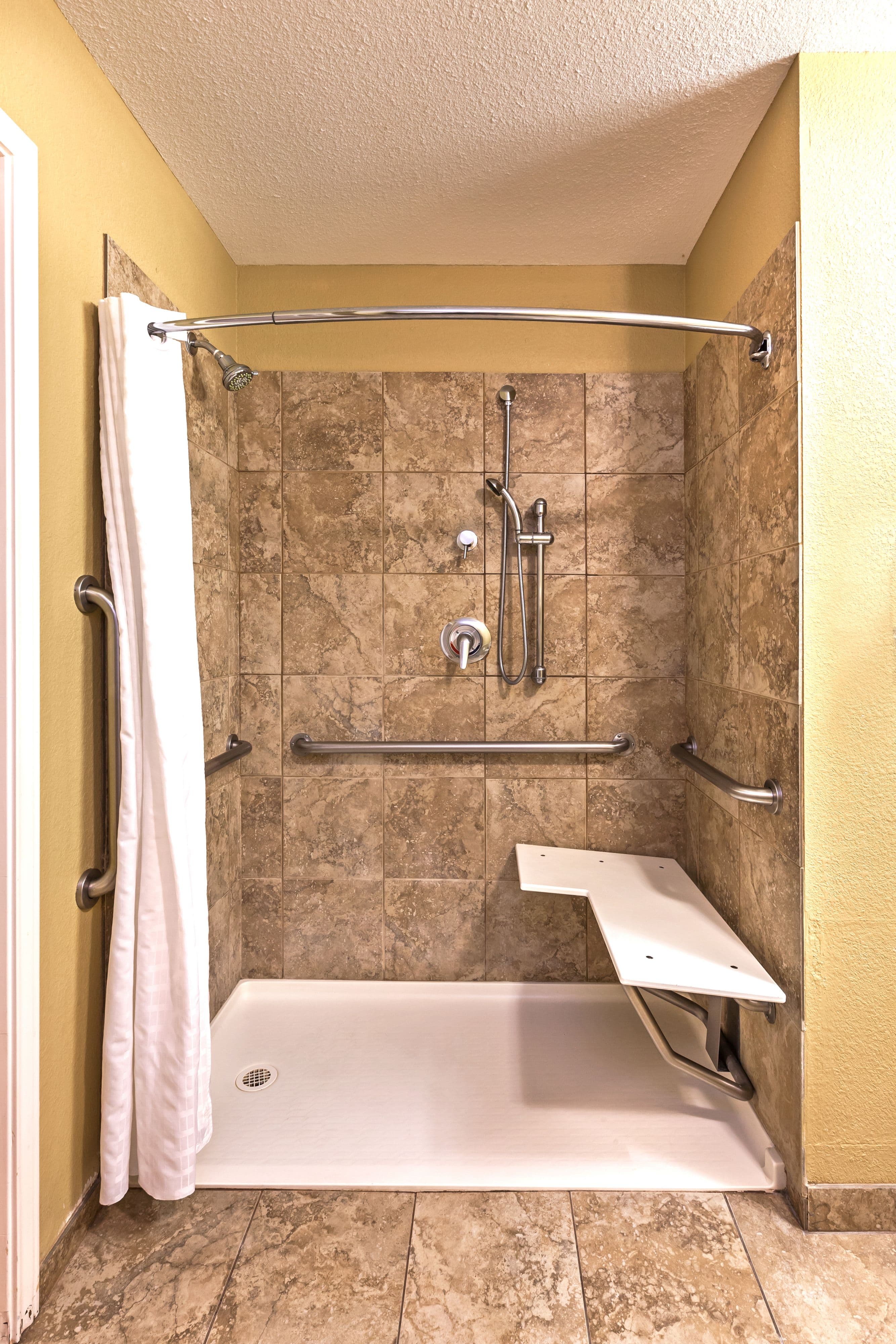 Candlewood Suites Pearland - Image 4