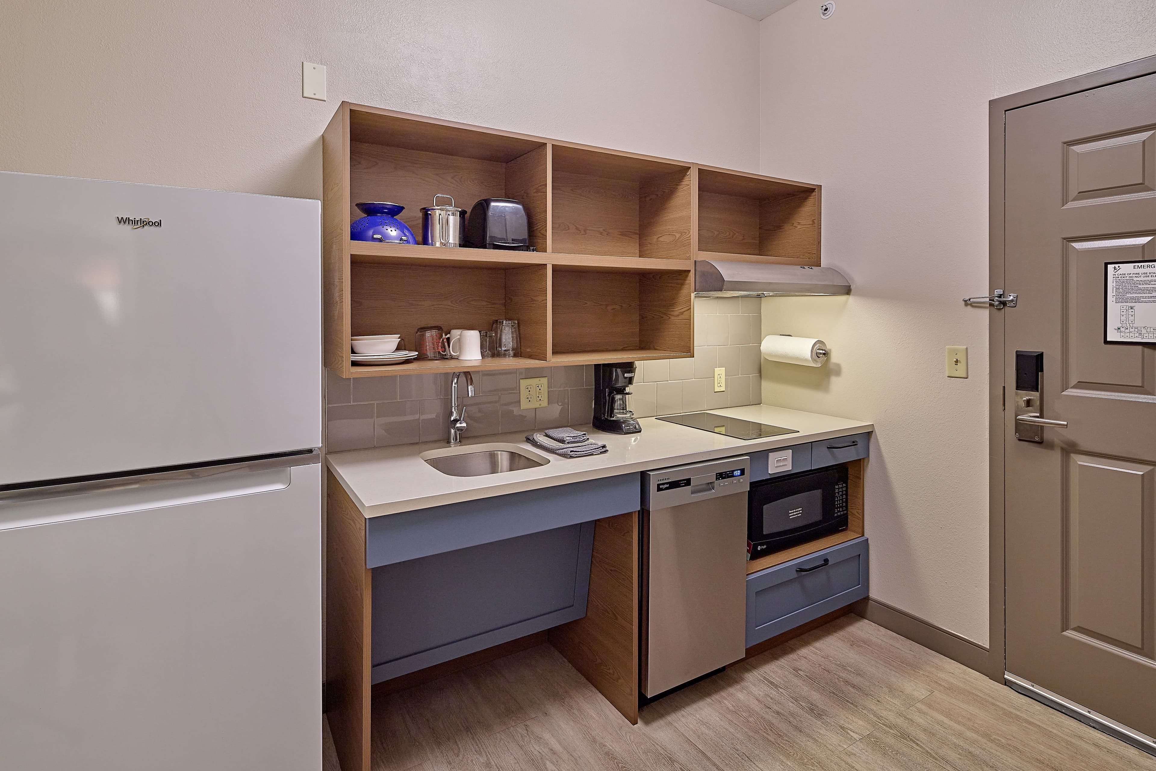 Candlewood Suites Peoria at Grand Prairie — 7