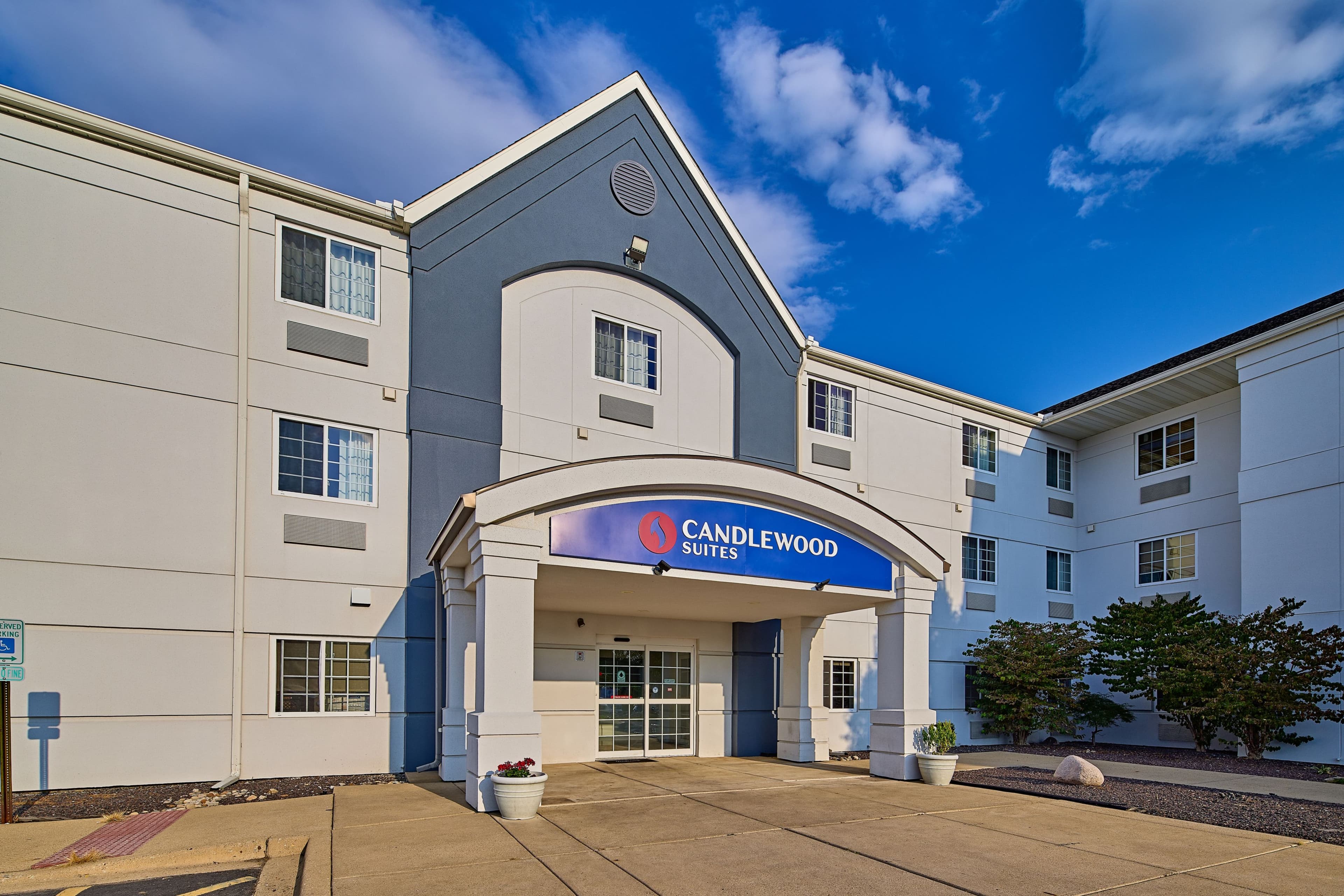 Candlewood Suites Peoria at Grand Prairie - Image 1