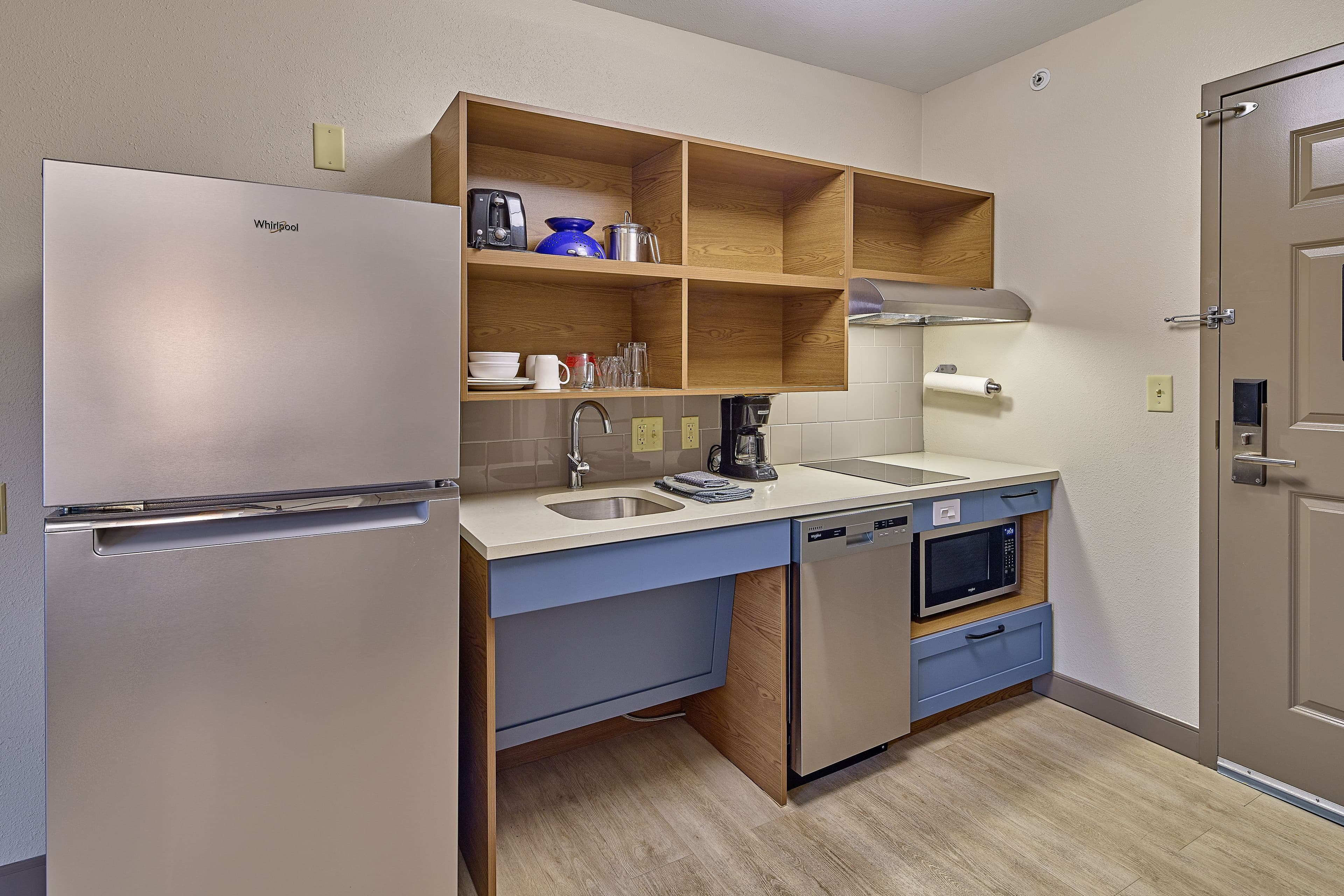 Candlewood Suites Peoria at Grand Prairie - Image 4
